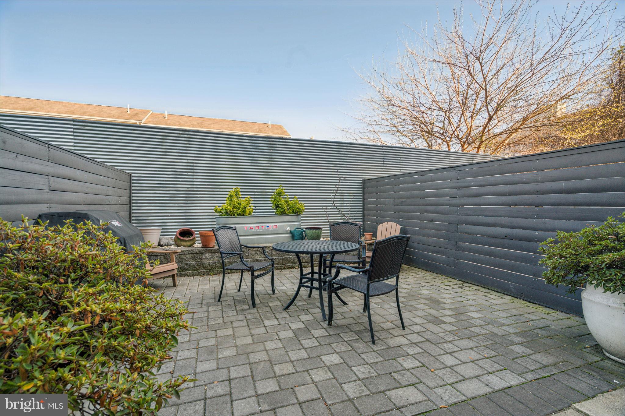 LUDLOW - Residential