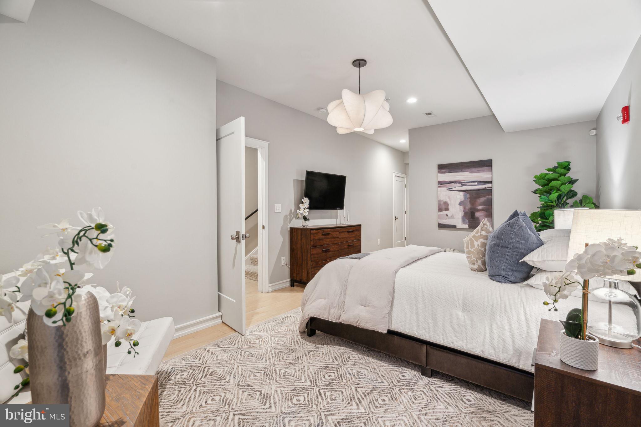 LUDLOW - Residential