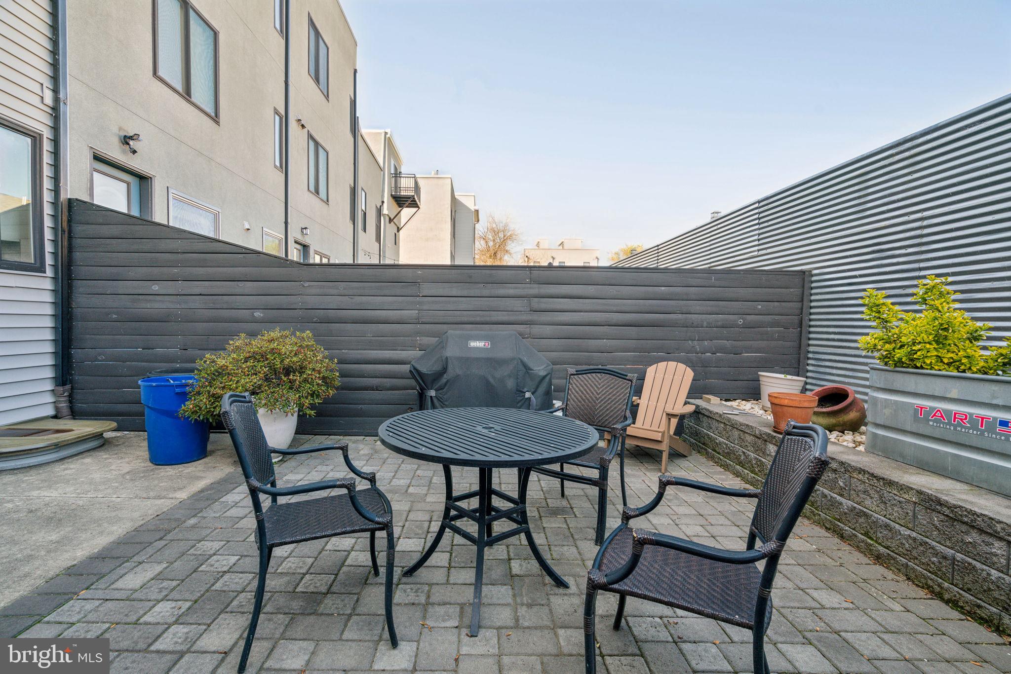 LUDLOW - Residential