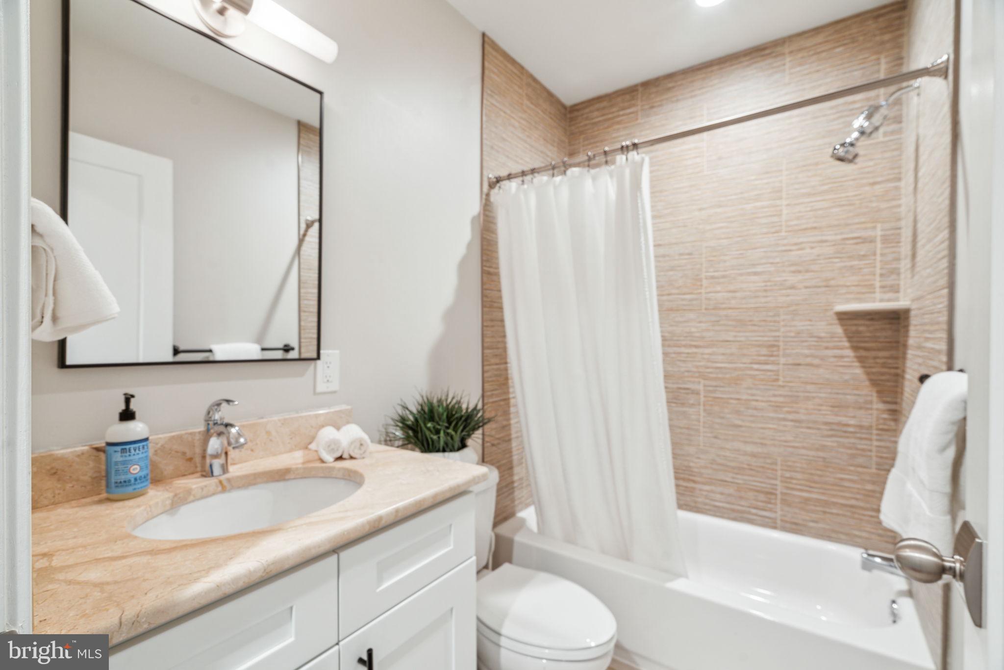 LUDLOW - Residential