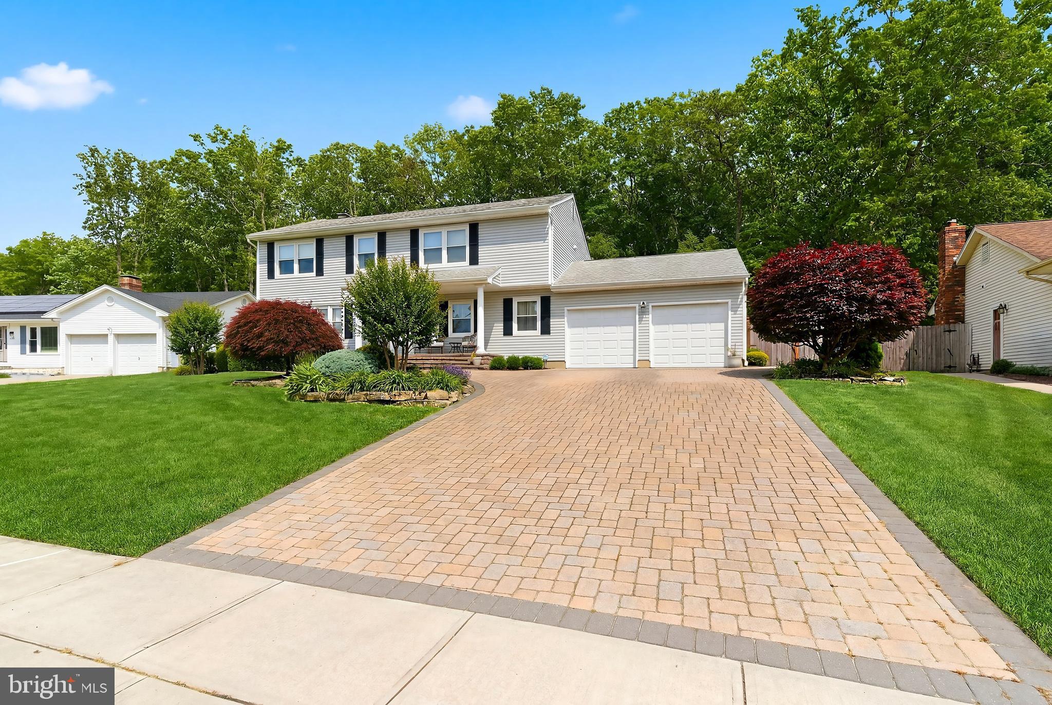 16 REDWOOD DRIVE