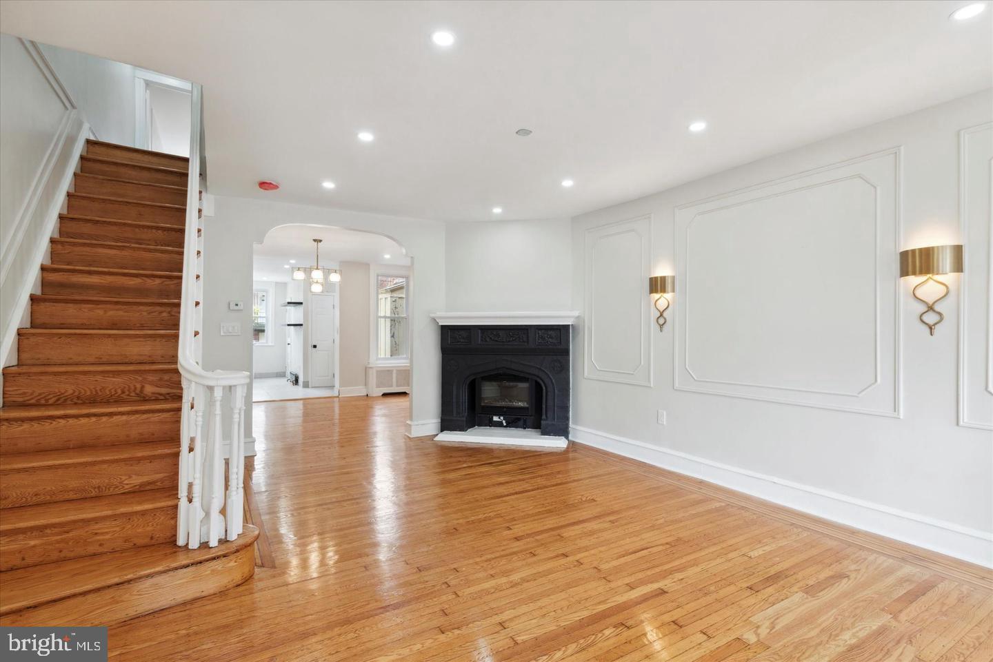 WEST OAK LANE - Residential