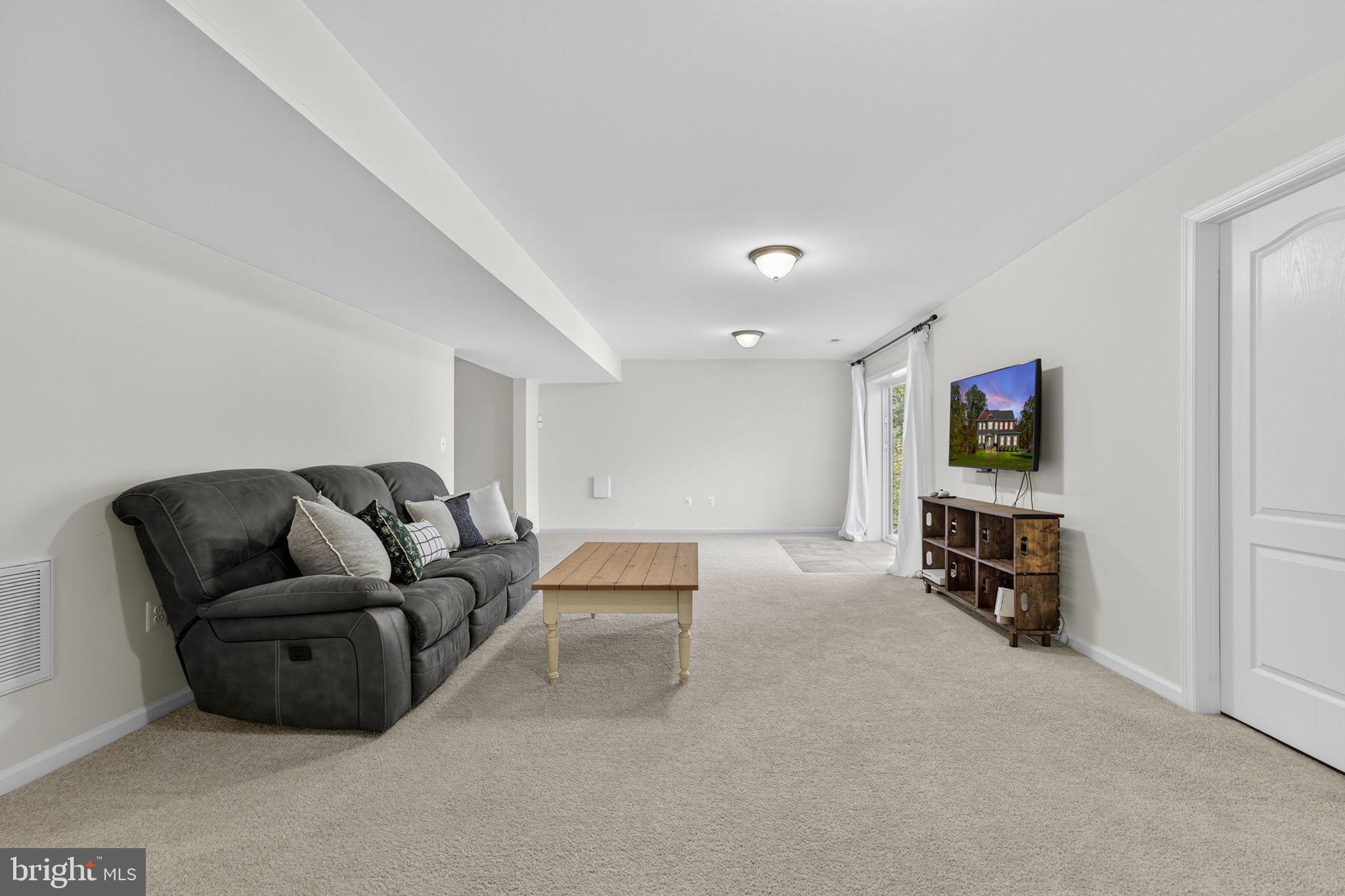 AMBER OAKS - Residential