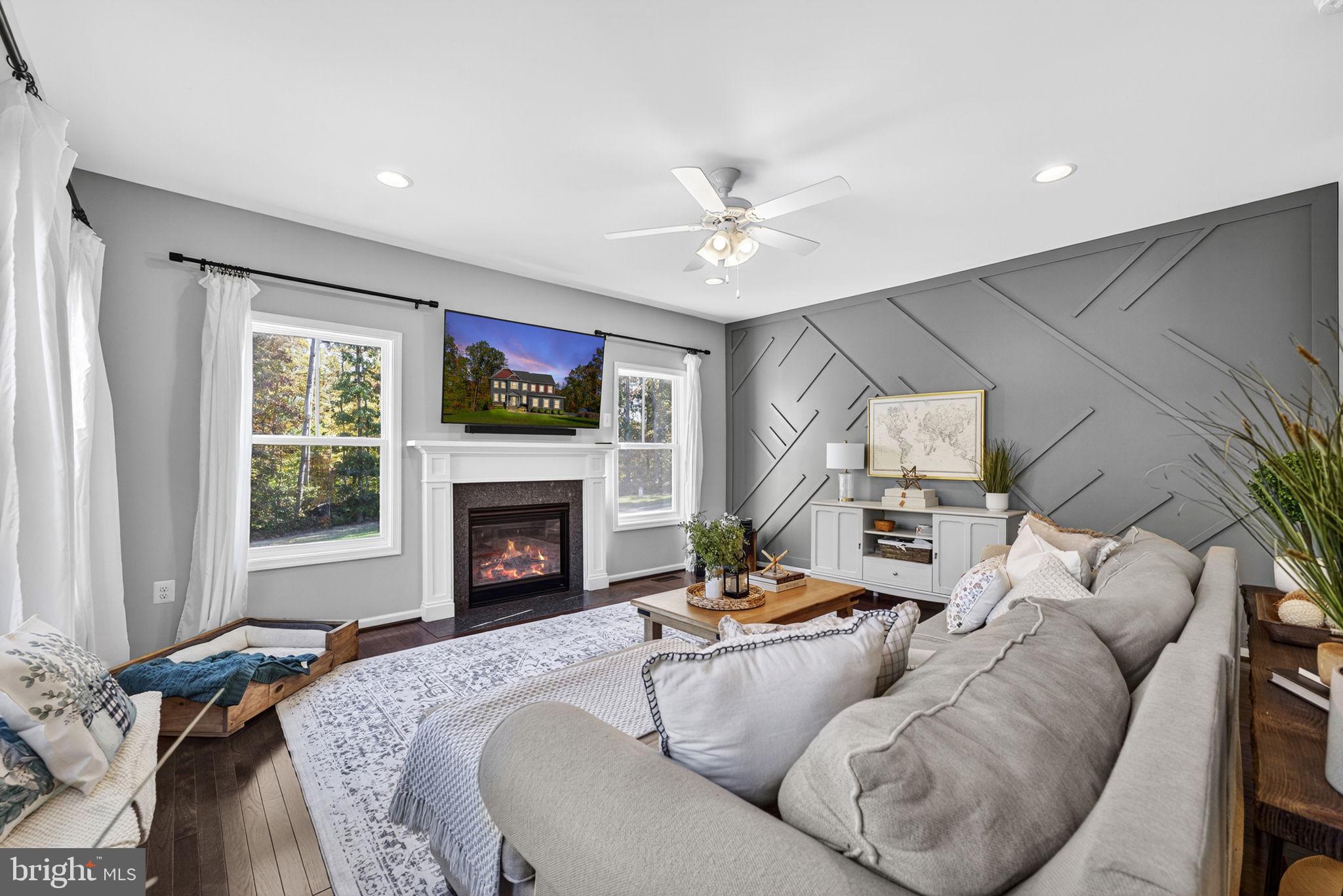 AMBER OAKS - Residential