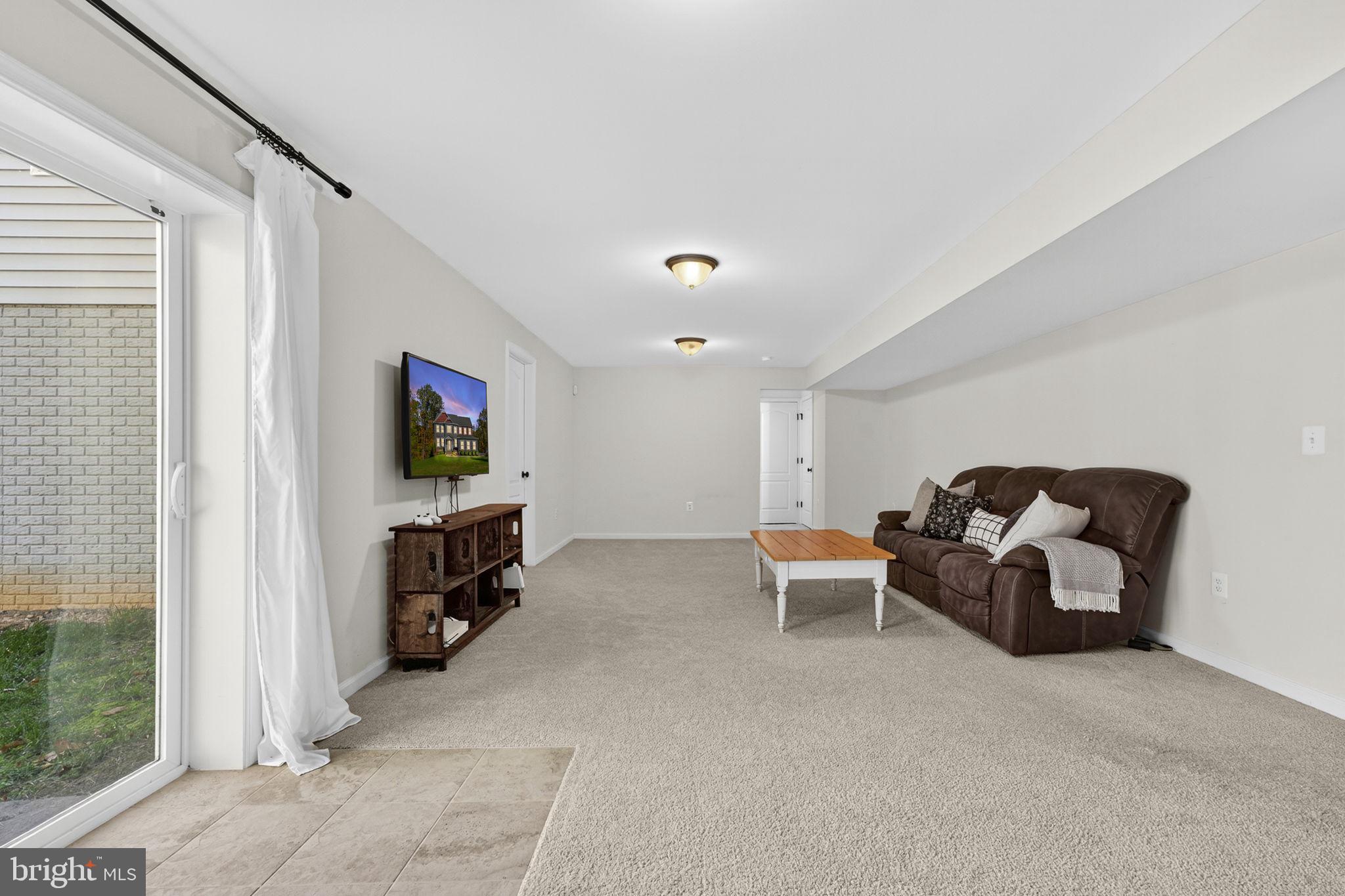 AMBER OAKS - Residential