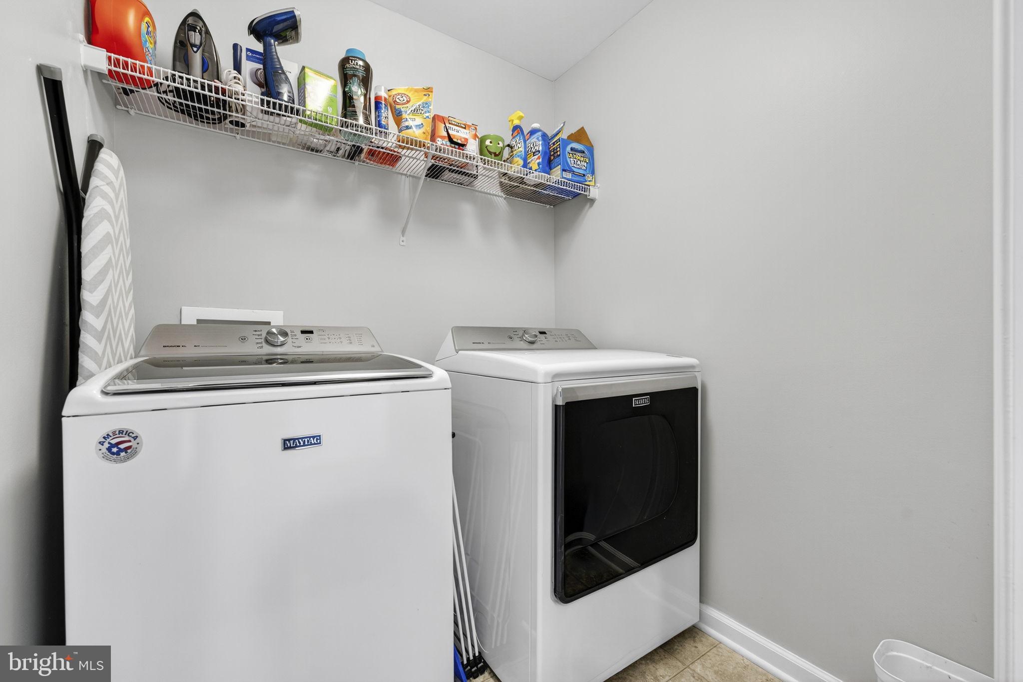 AMBER OAKS - Residential