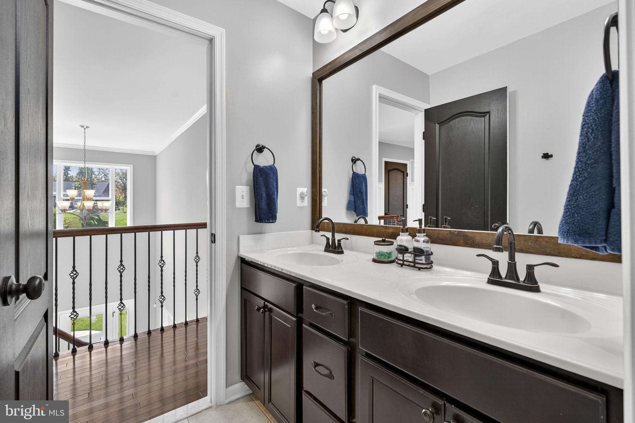 AMBER OAKS - Residential