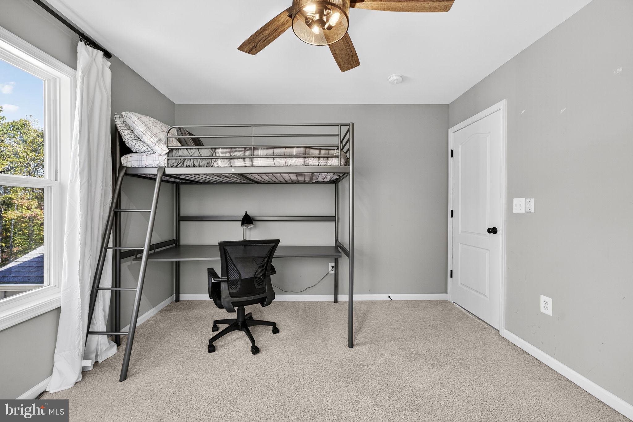 AMBER OAKS - Residential