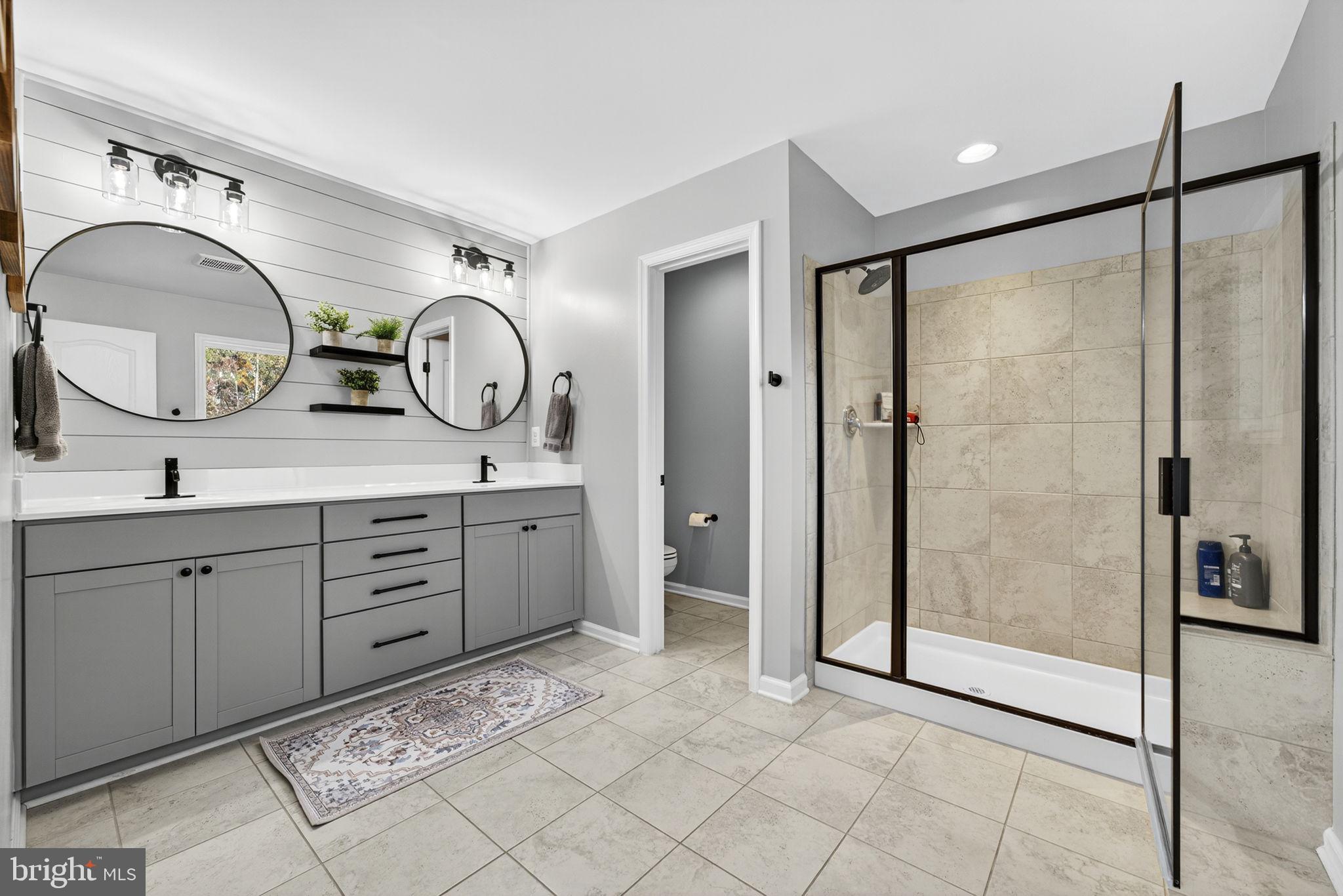 AMBER OAKS - Residential