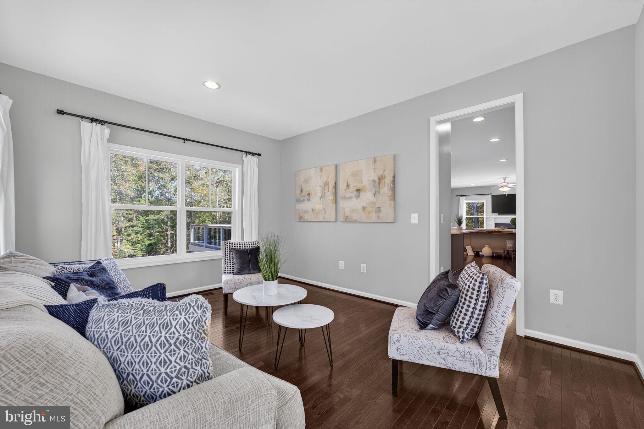 AMBER OAKS - Residential