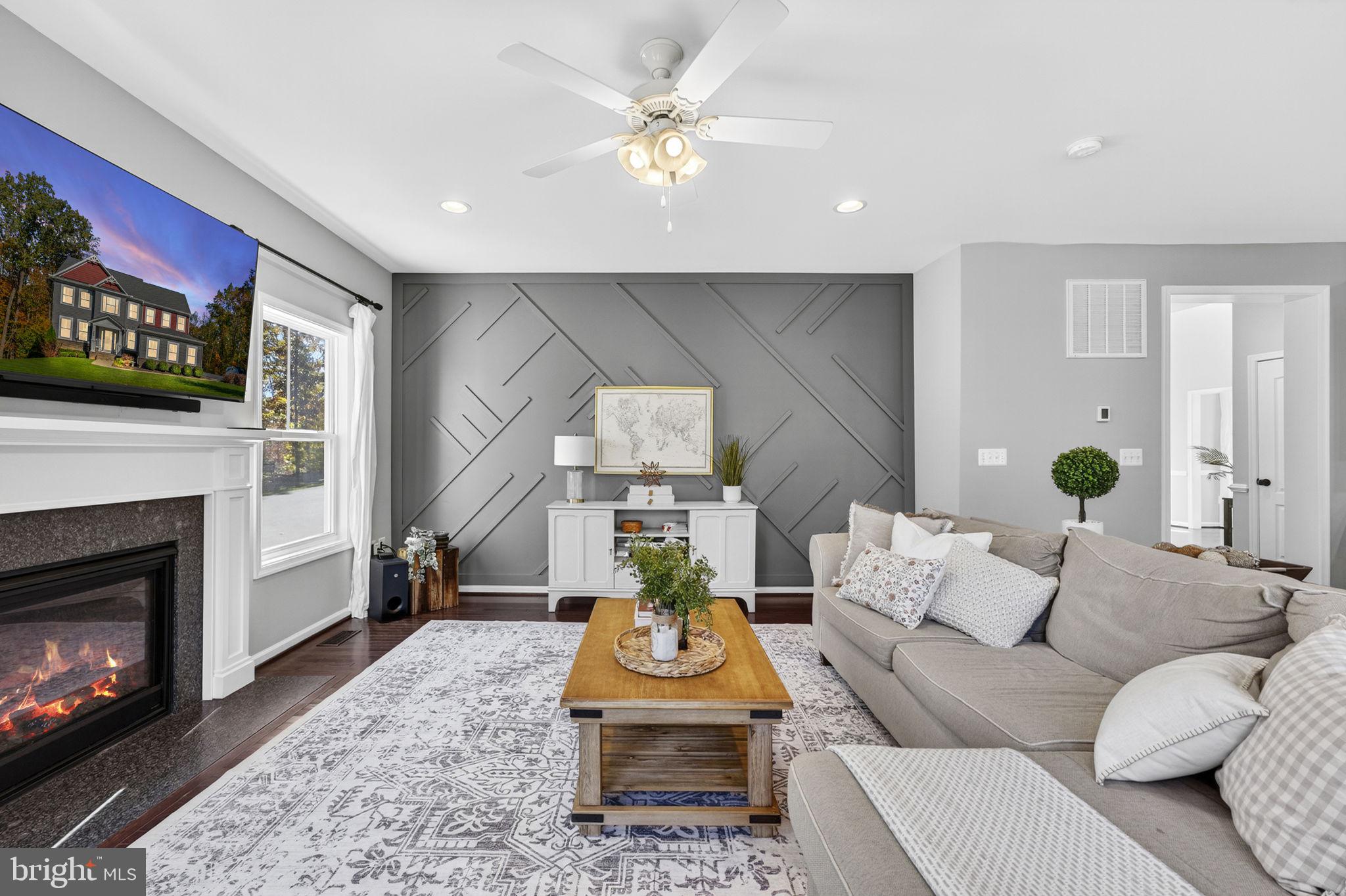 AMBER OAKS - Residential