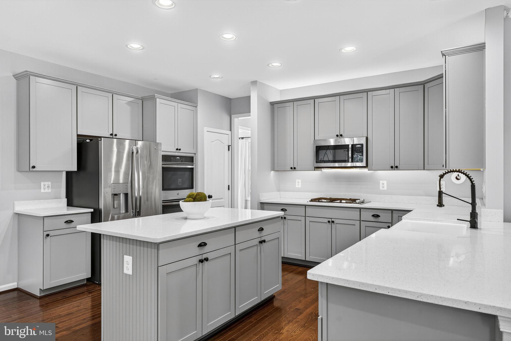 208 SNOWY EGRET WAY