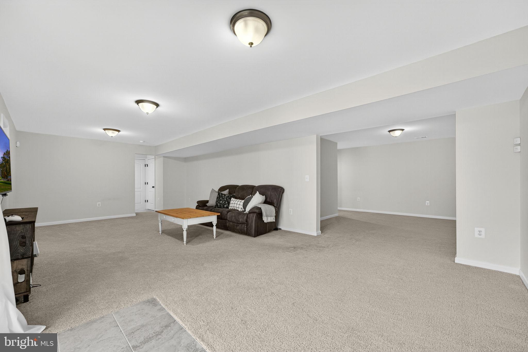 AMBER OAKS - Residential