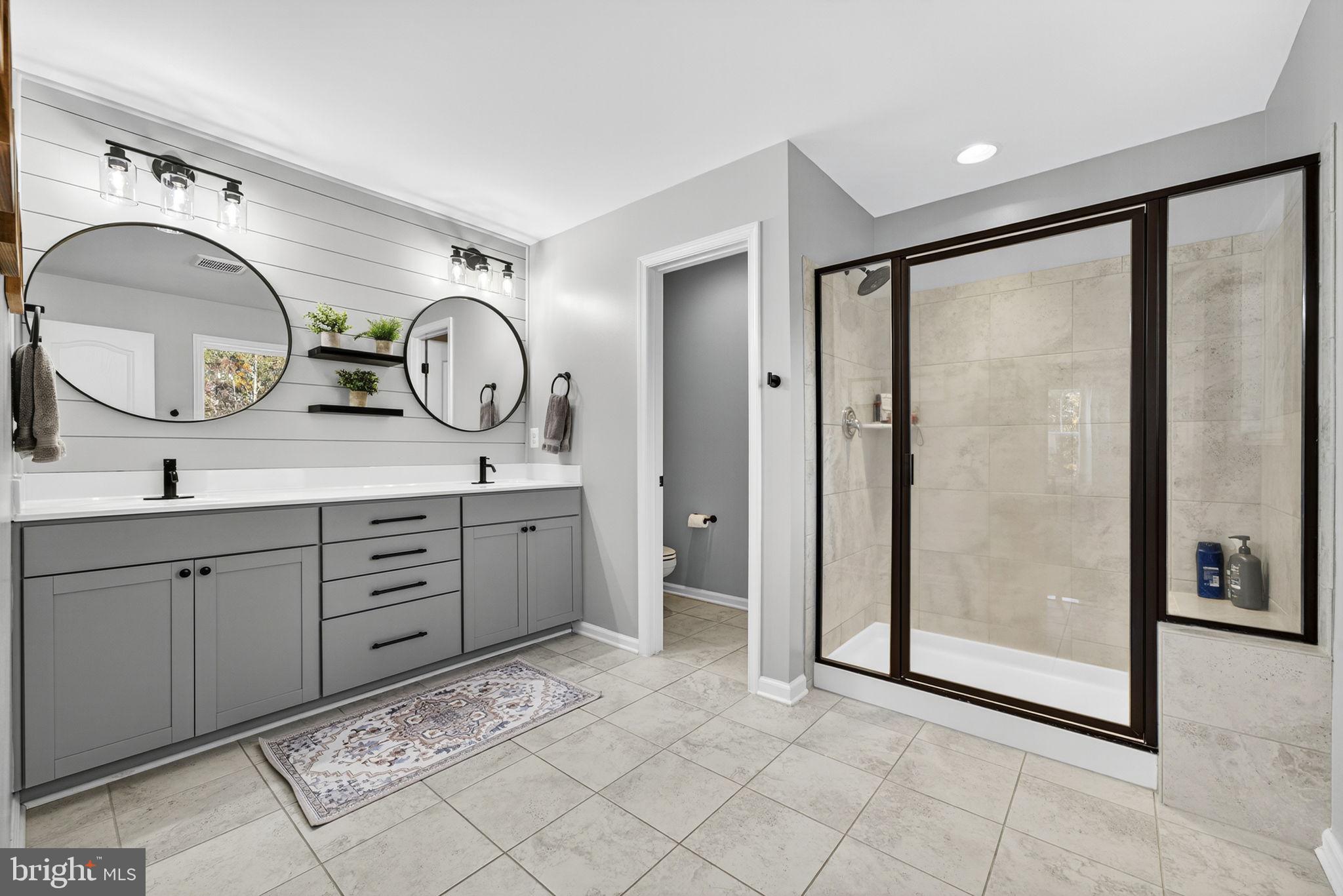 AMBER OAKS - Residential