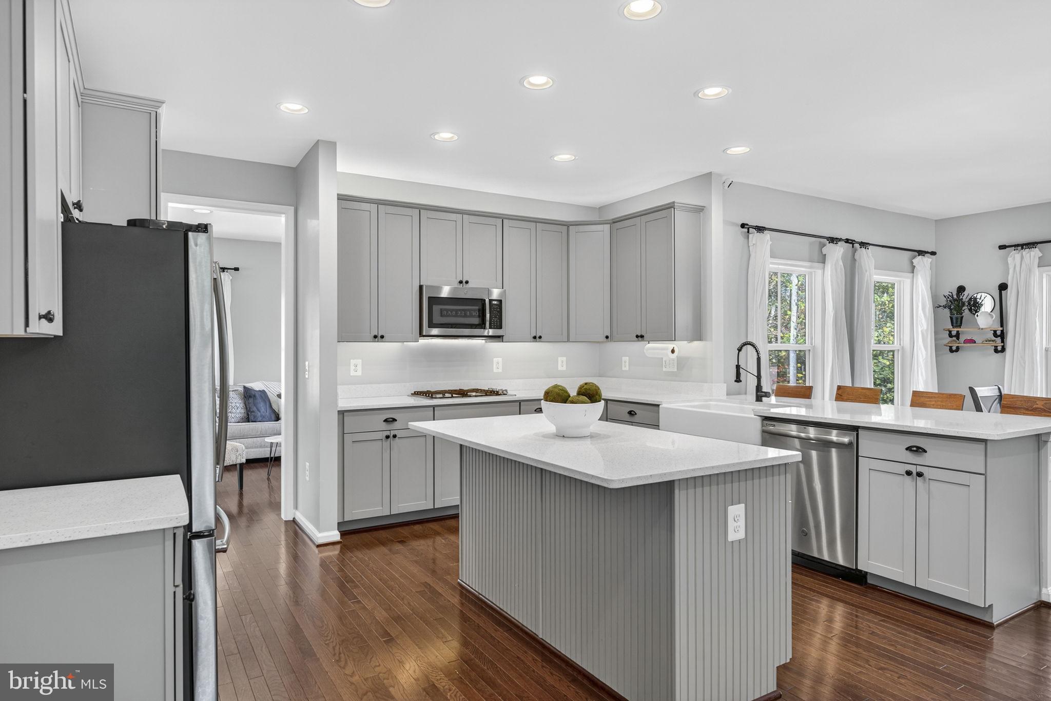 AMBER OAKS - Residential