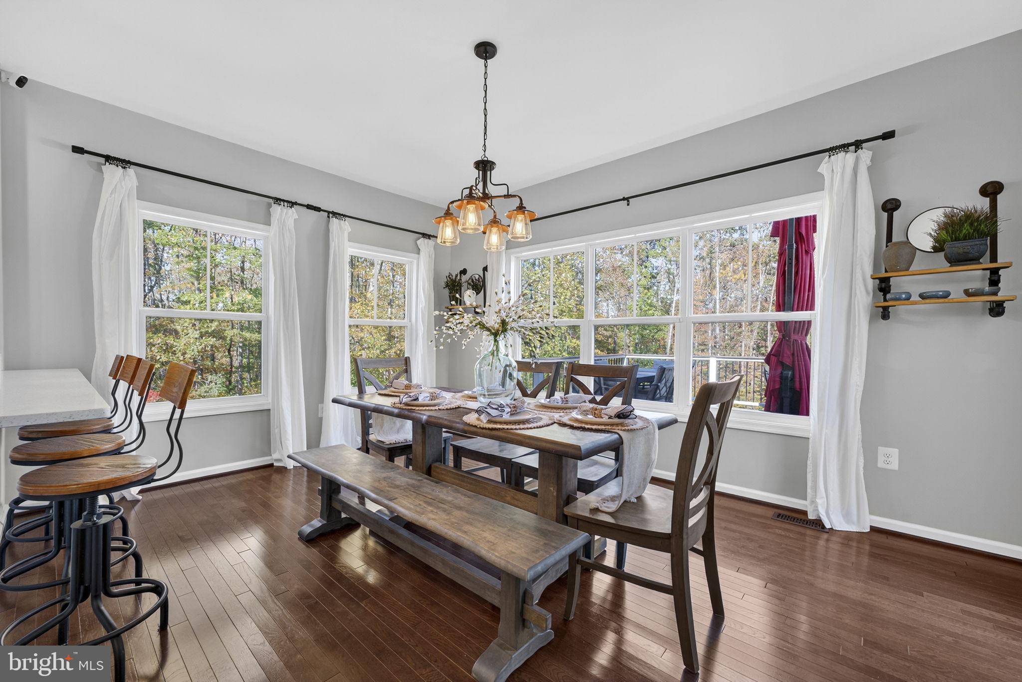 AMBER OAKS - Residential