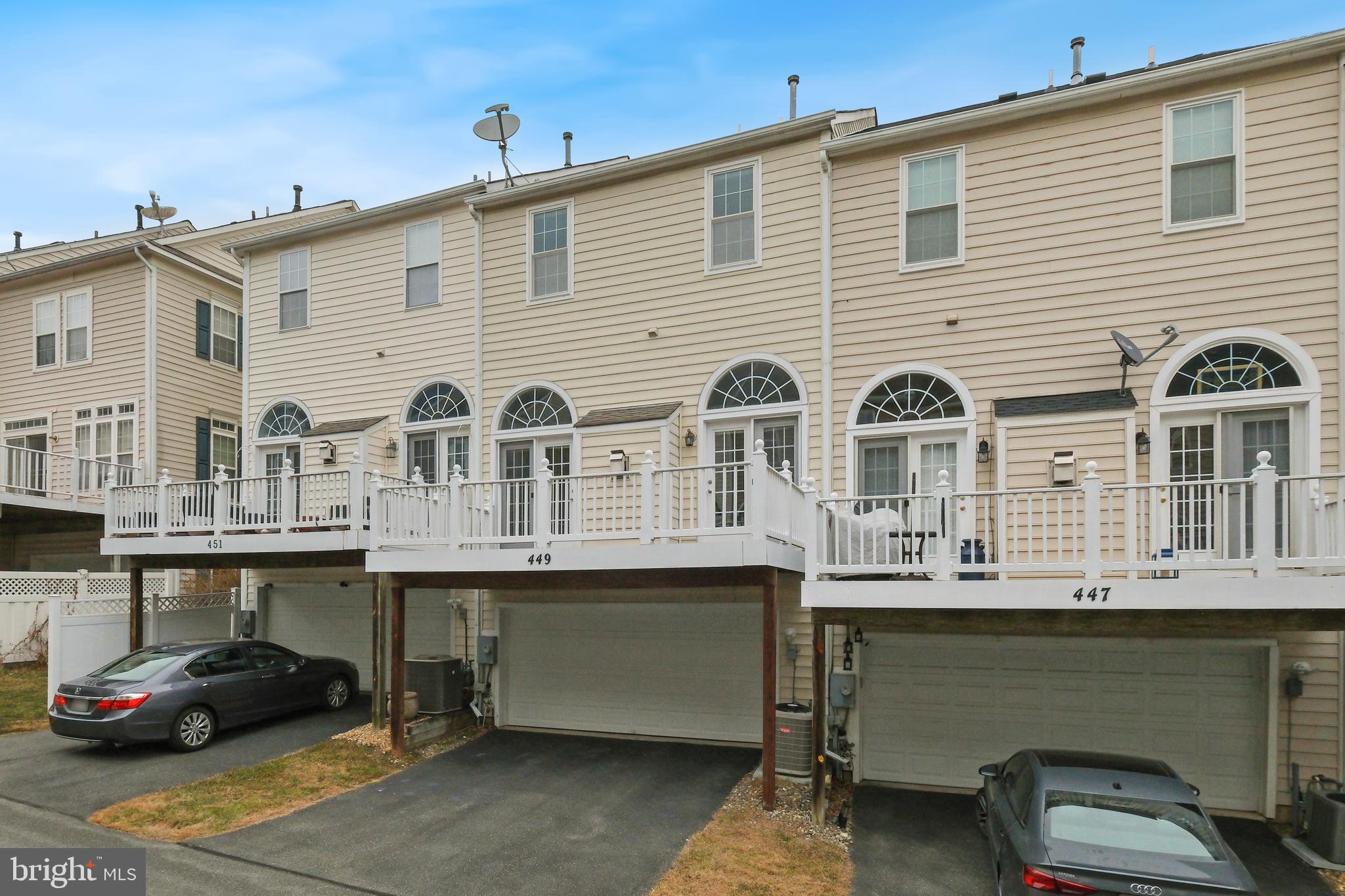 LAKELANDS - Residential