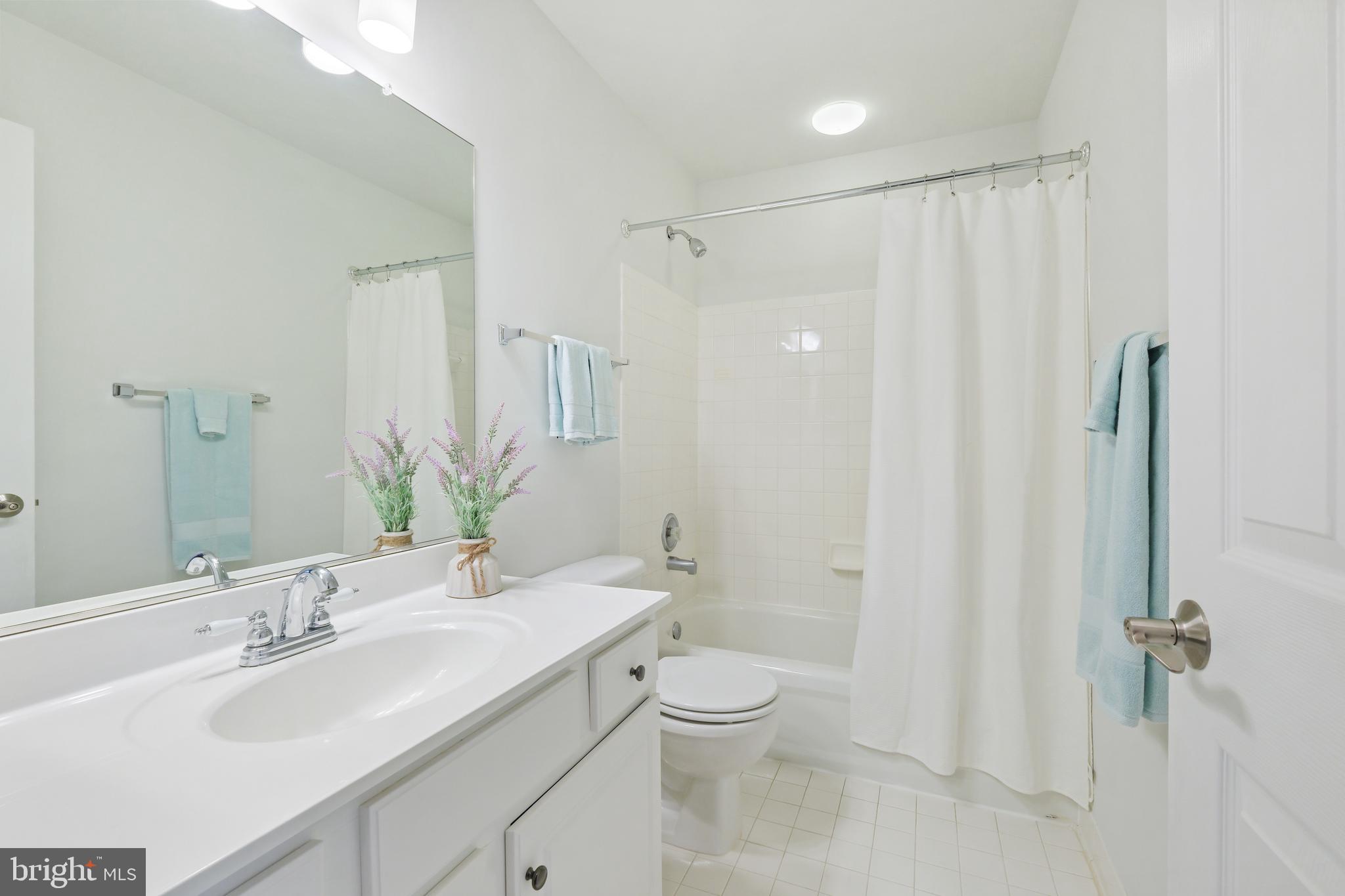 LAKELANDS - Residential