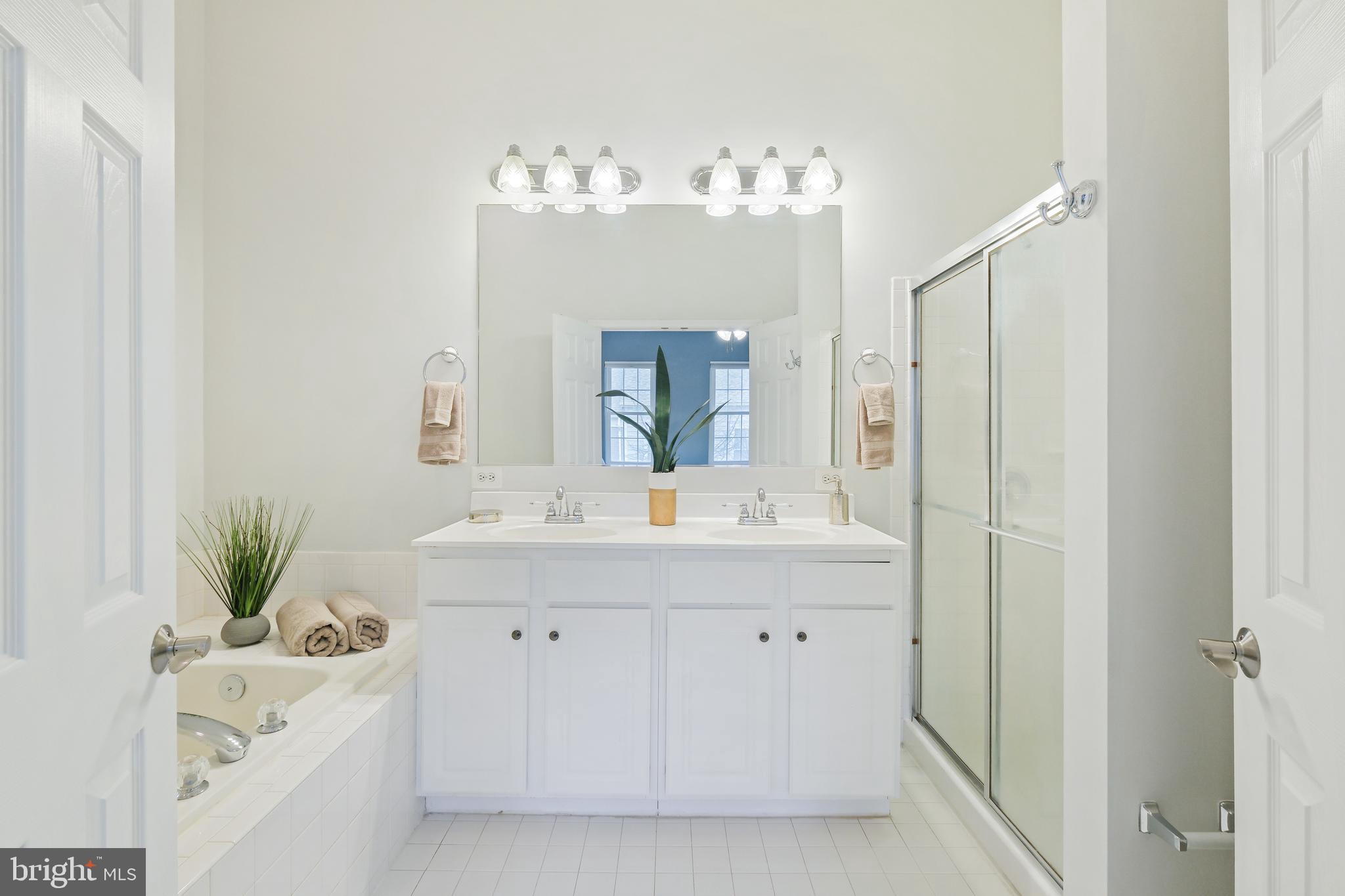 LAKELANDS - Residential