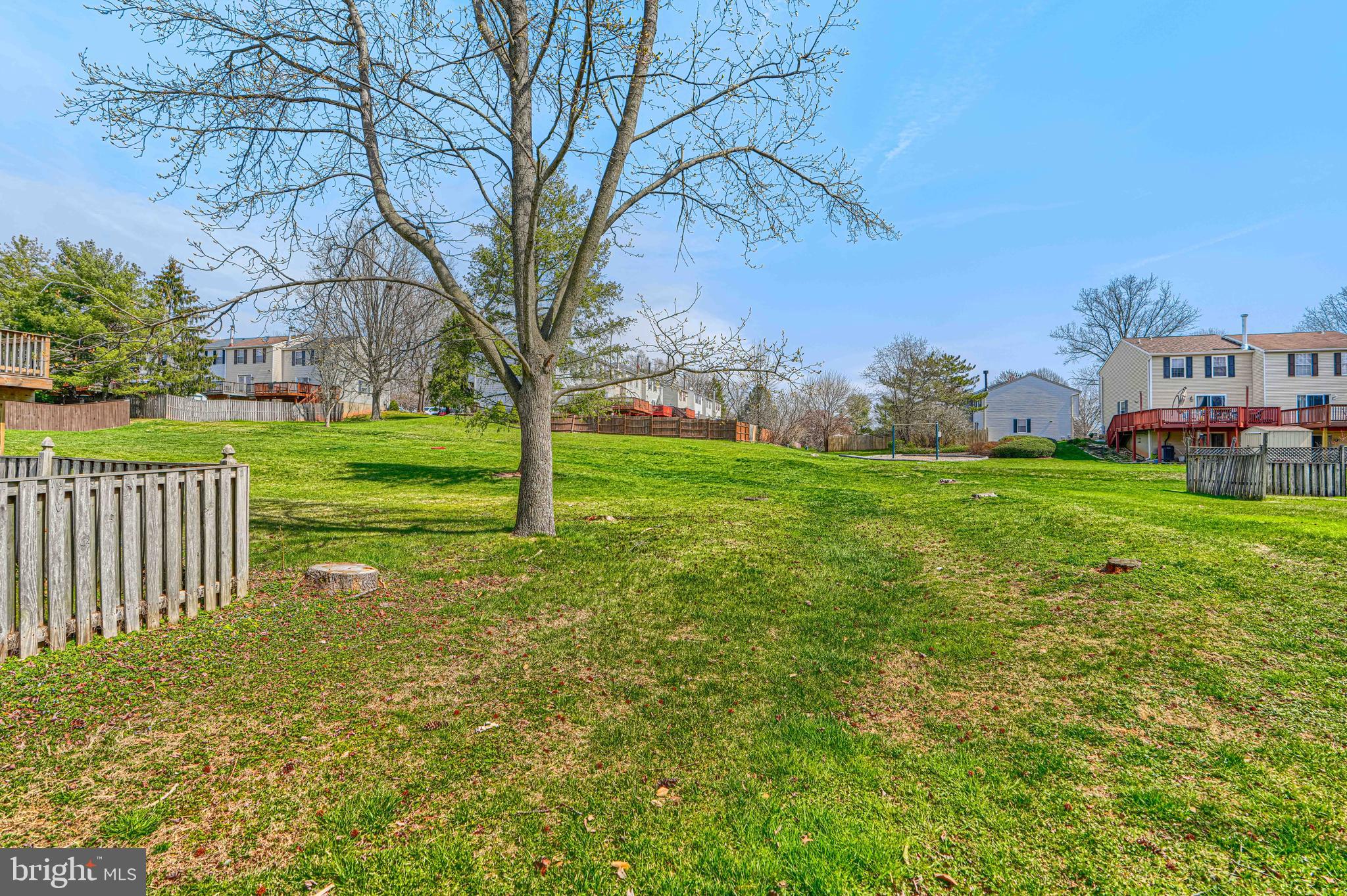 CONSTANT FRIENDSHIP - Residential