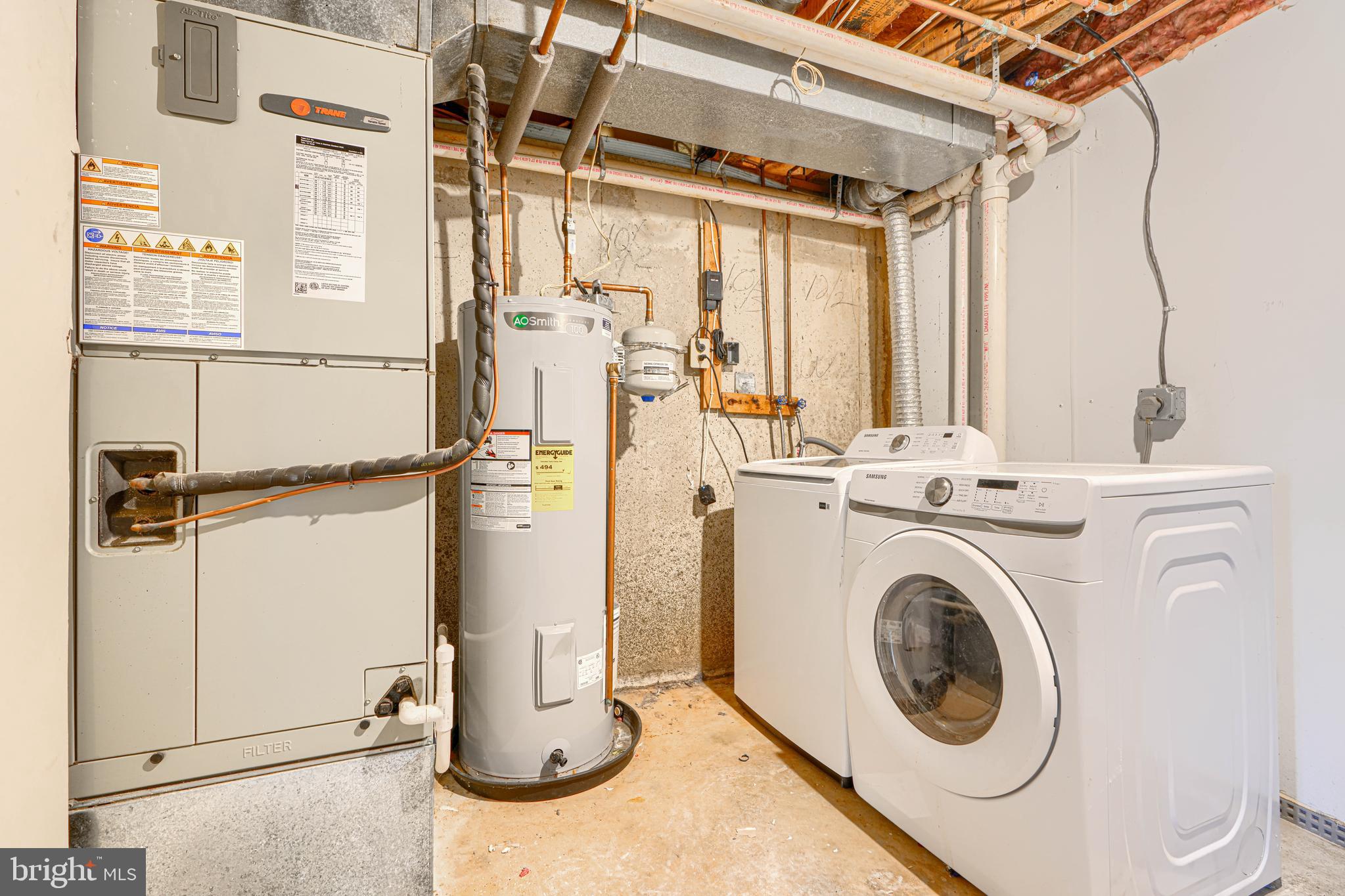 CONSTANT FRIENDSHIP - Residential