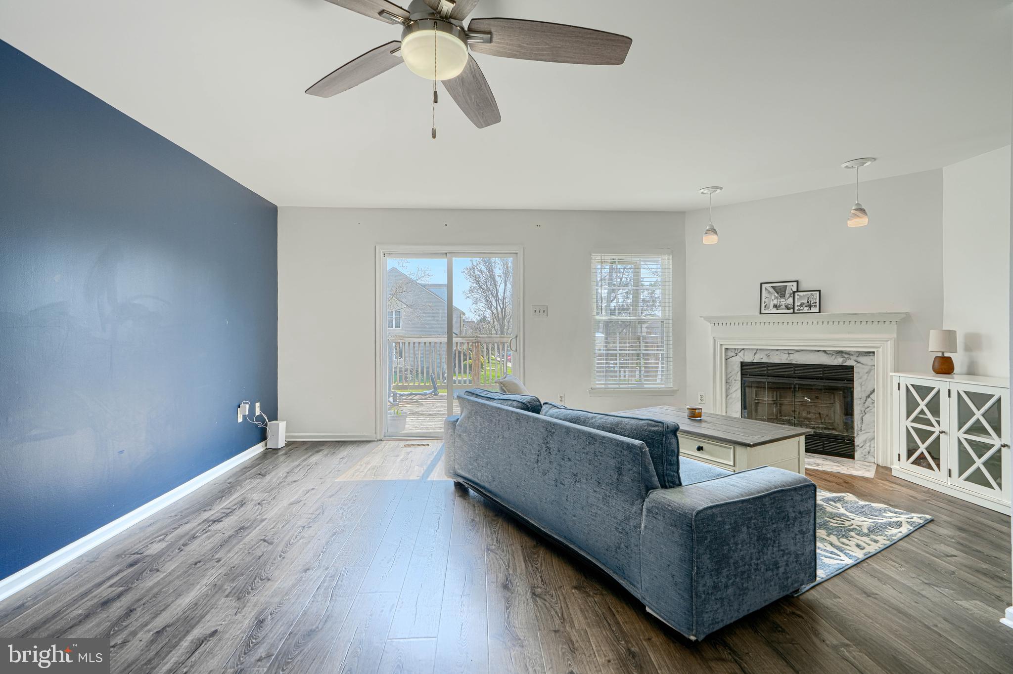 CONSTANT FRIENDSHIP - Residential