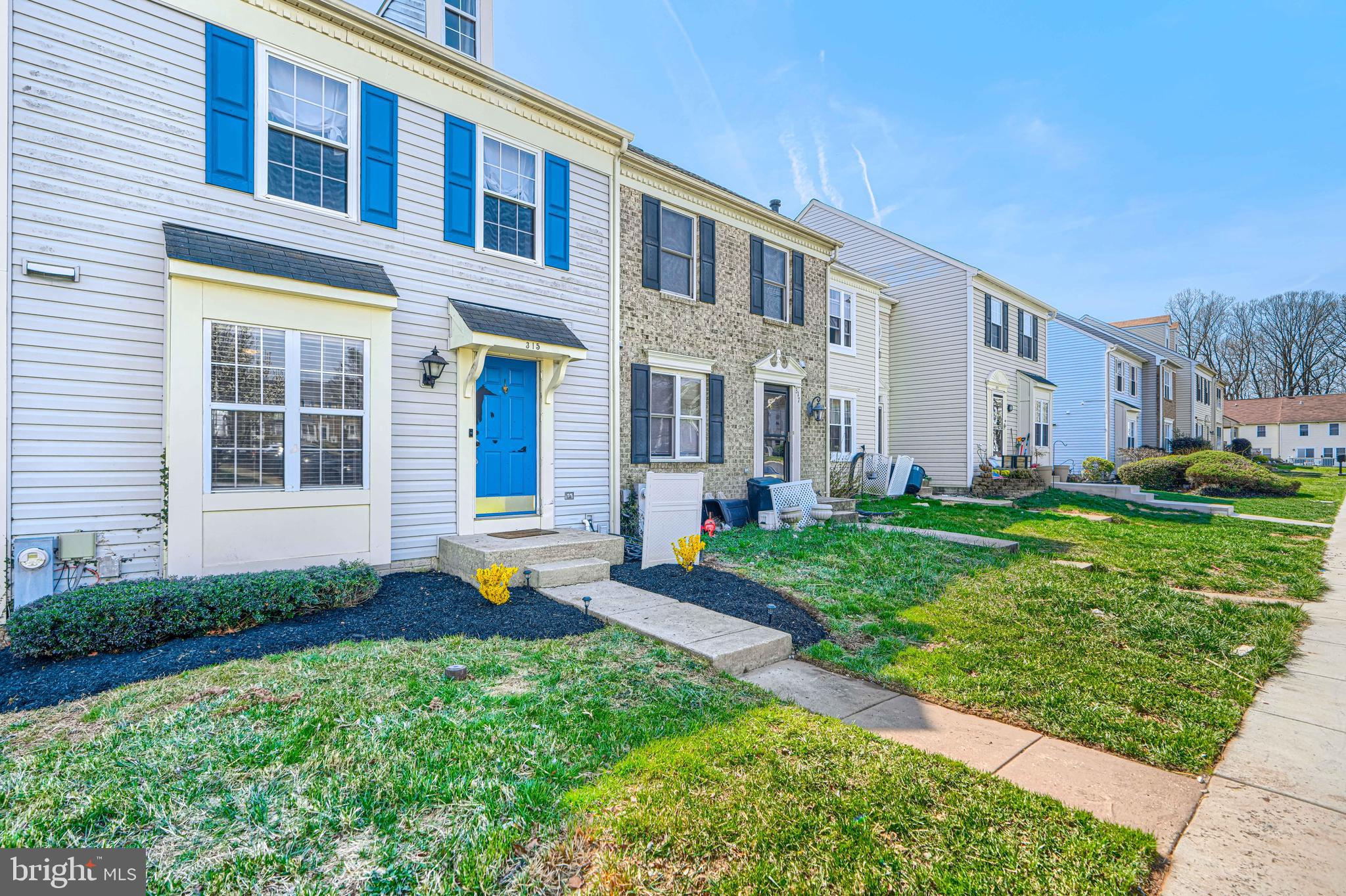 CONSTANT FRIENDSHIP - Residential