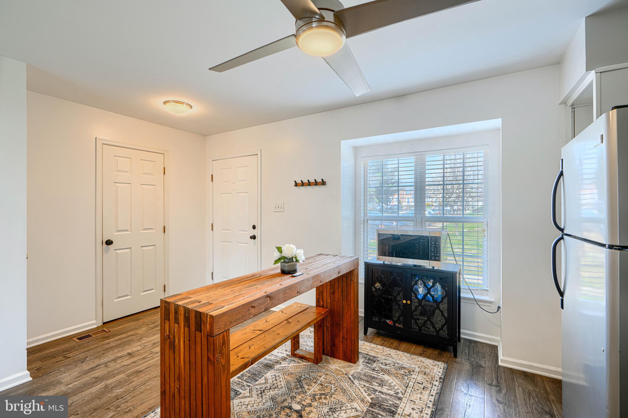 CONSTANT FRIENDSHIP - Residential