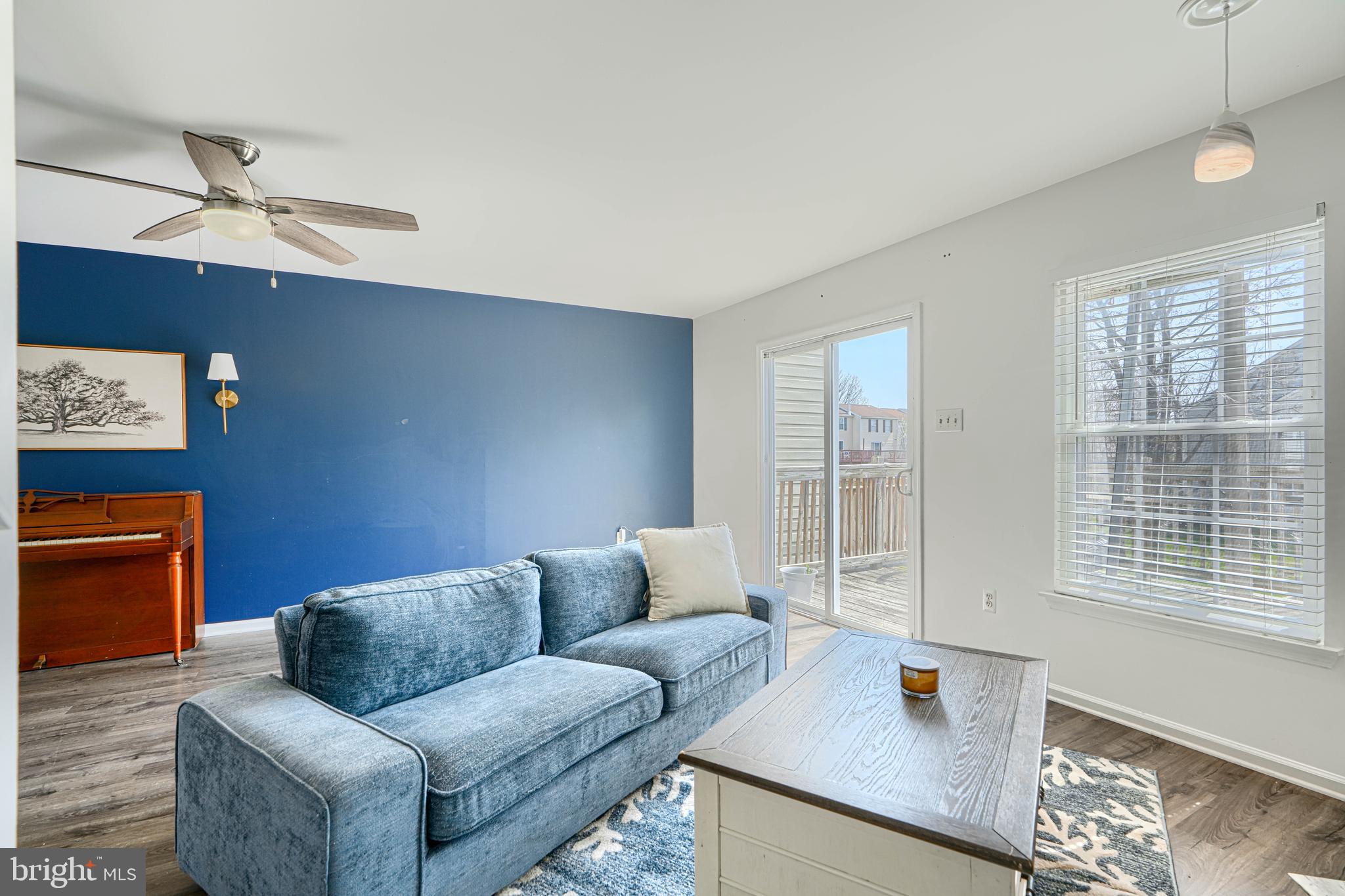 CONSTANT FRIENDSHIP - Residential