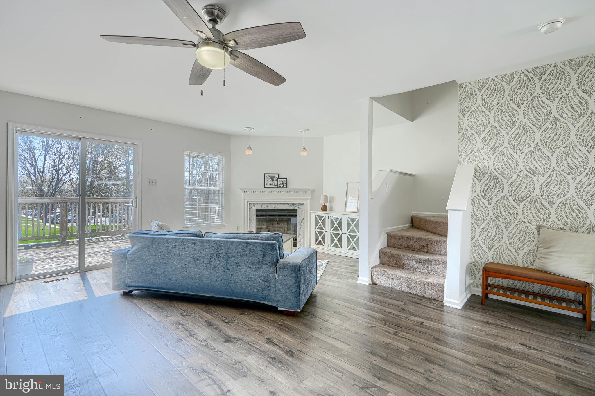 CONSTANT FRIENDSHIP - Residential