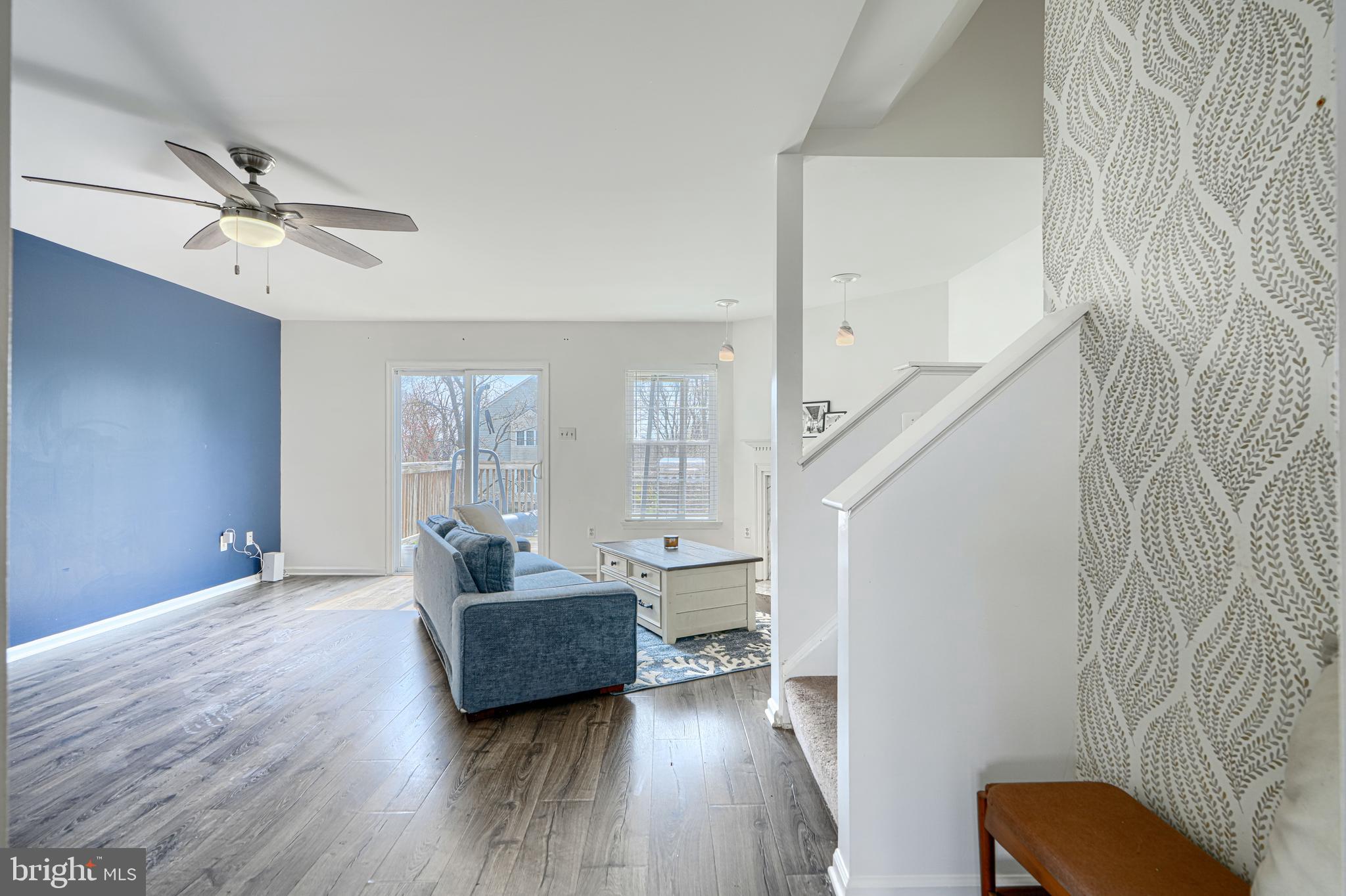 CONSTANT FRIENDSHIP - Residential