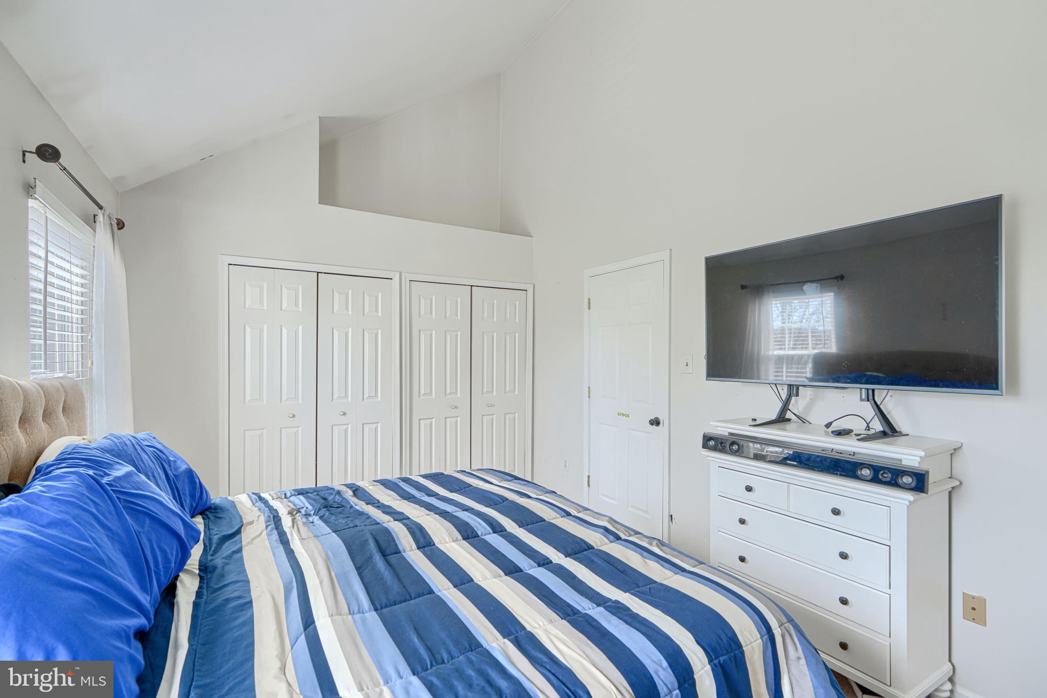 CONSTANT FRIENDSHIP - Residential