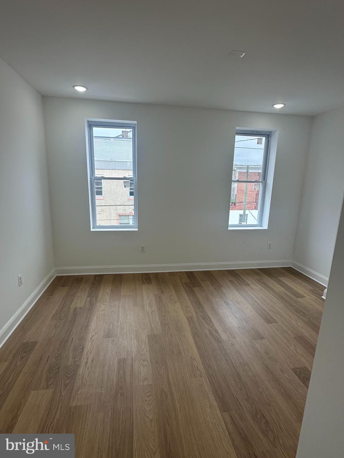 POINT BREEZE - Residential