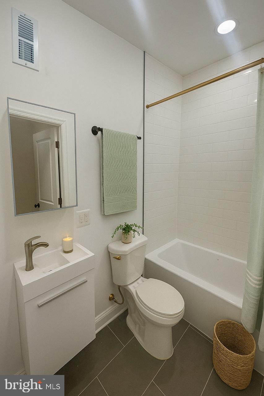 POINT BREEZE - Residential