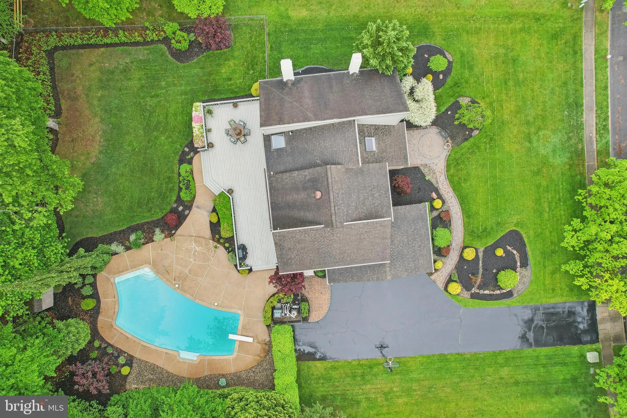 West Windsor, New Jersey 08550, United States, 4 Bedrooms Bedrooms, ,4 BathroomsBathrooms,Residential,Pending,130182