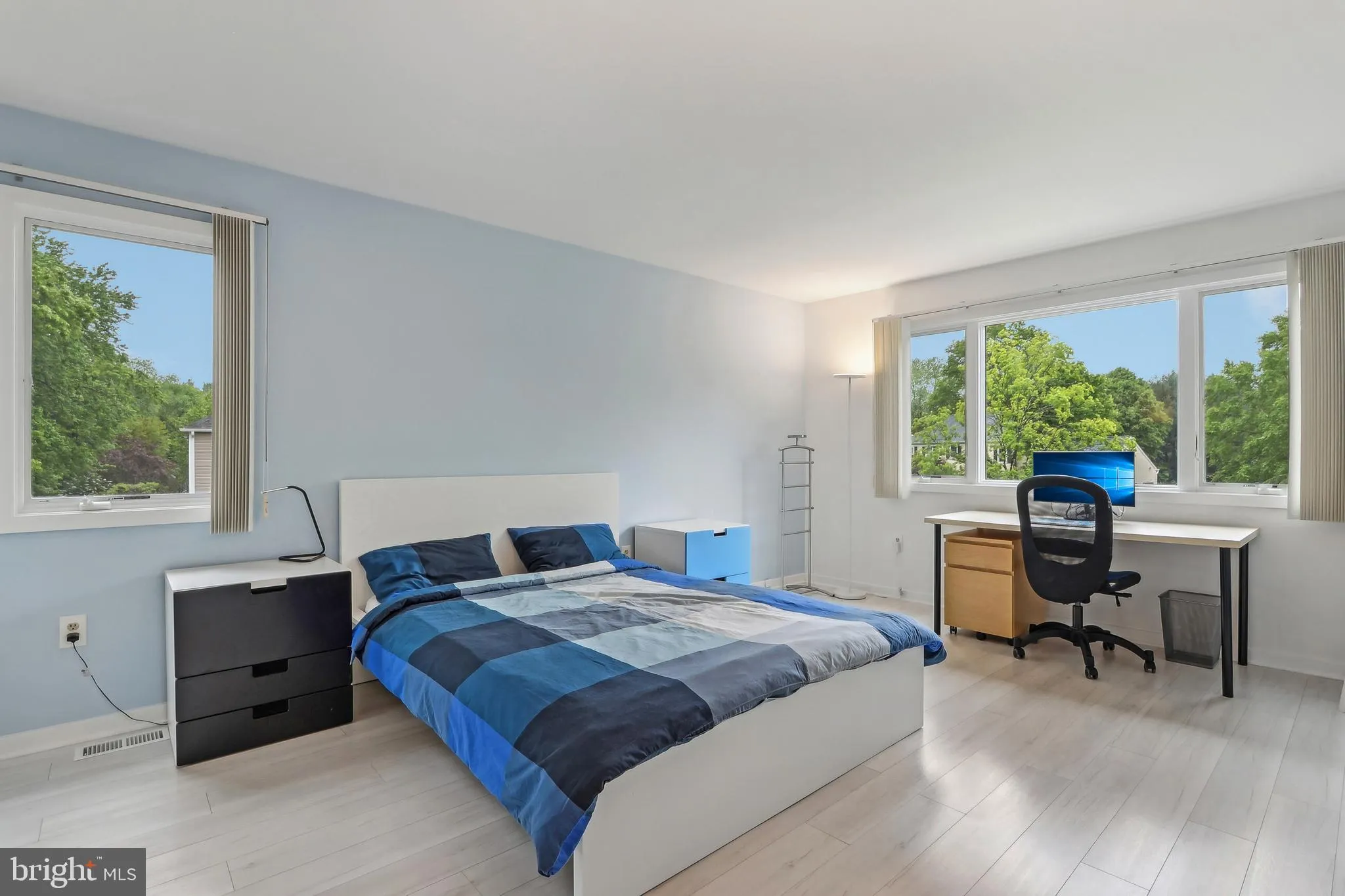 West Windsor, New Jersey 08550, United States, 4 Bedrooms Bedrooms, ,4 BathroomsBathrooms,Residential,Pending,130182