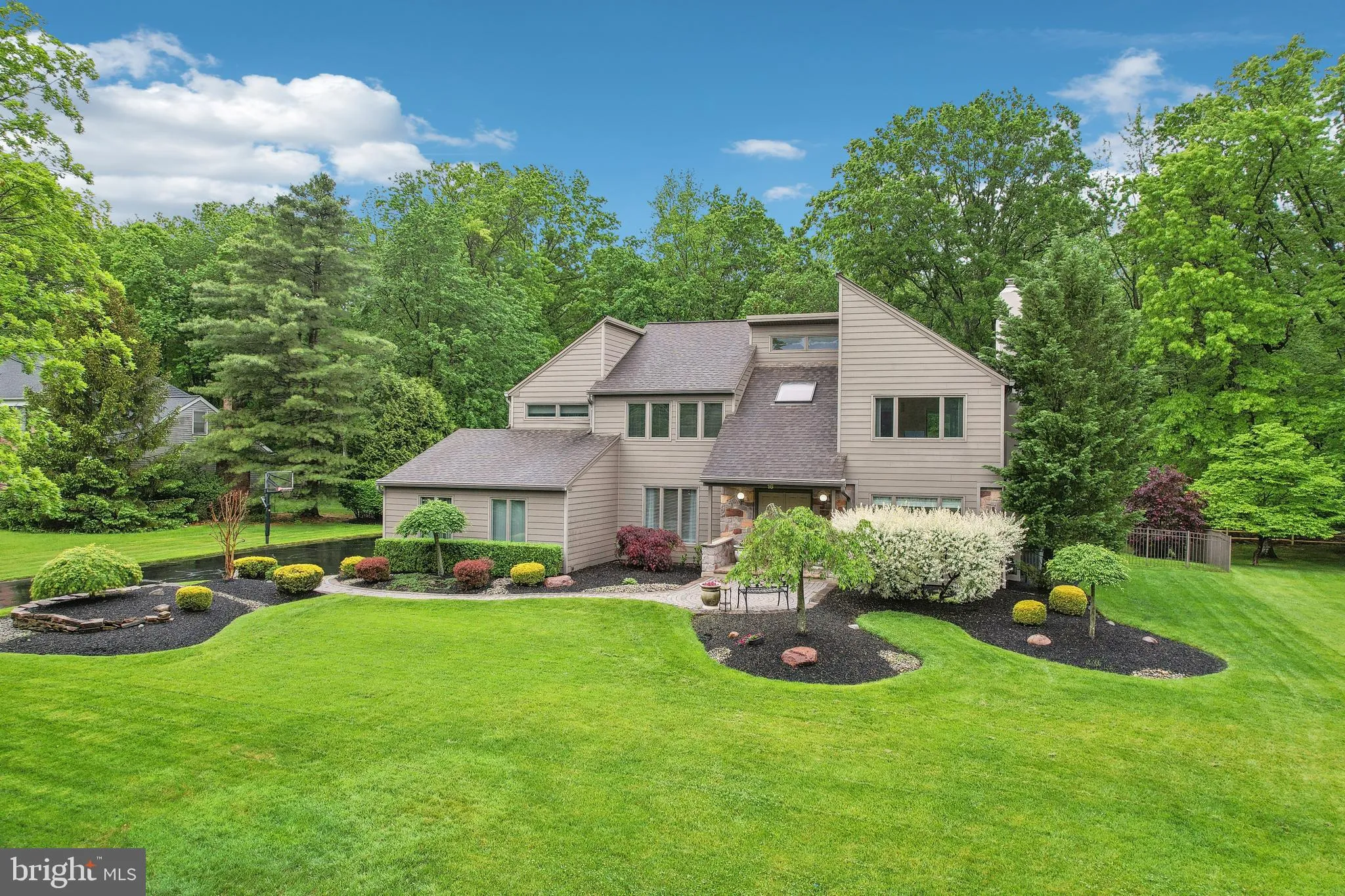 West Windsor, New Jersey 08550, United States, 4 Bedrooms Bedrooms, ,4 BathroomsBathrooms,Residential,Pending,130182