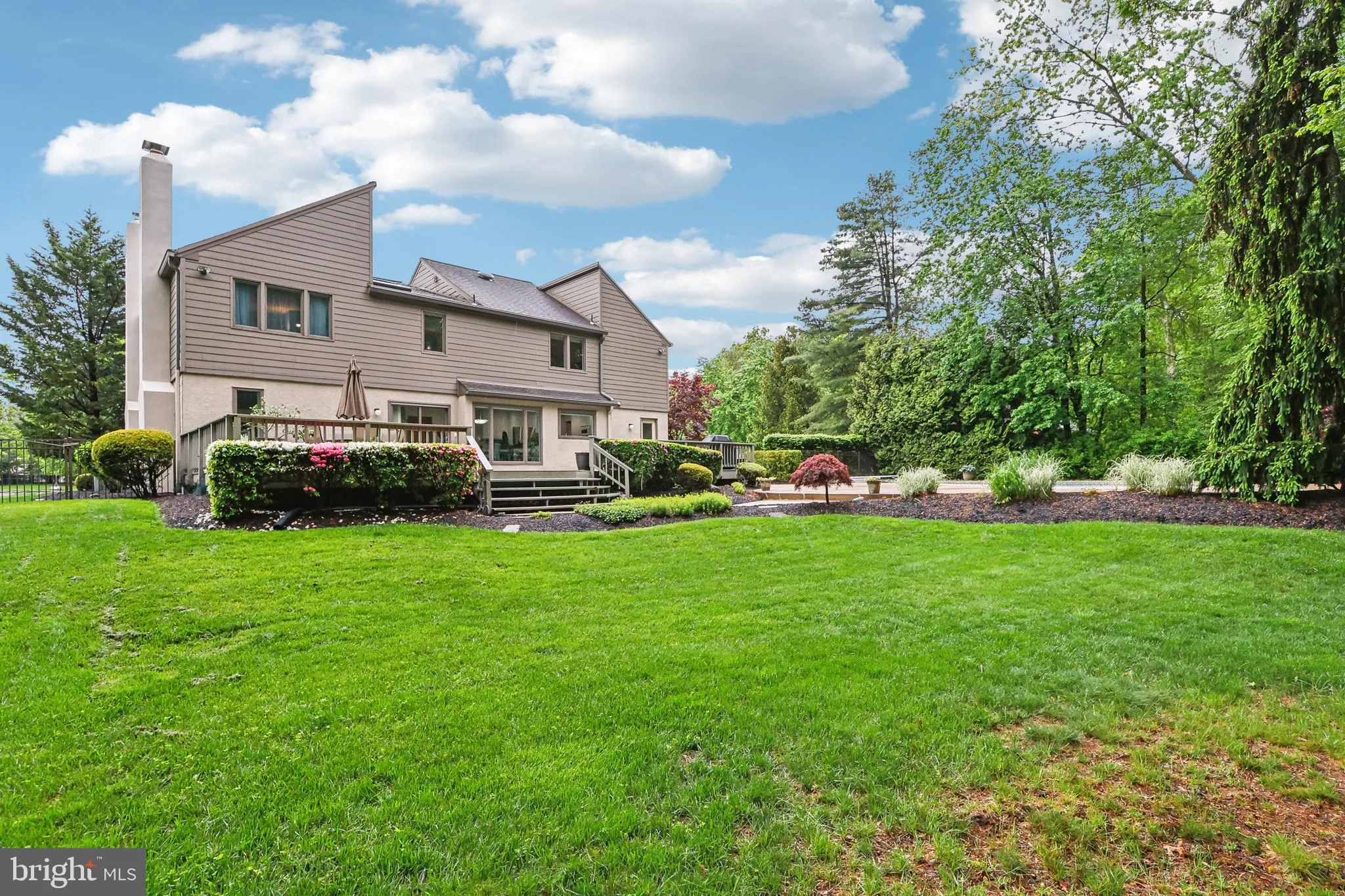 West Windsor, New Jersey 08550, United States, 4 Bedrooms Bedrooms, ,4 BathroomsBathrooms,Residential,Pending,130182