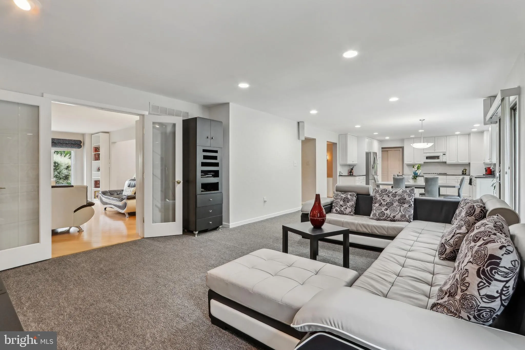 West Windsor, New Jersey 08550, United States, 4 Bedrooms Bedrooms, ,4 BathroomsBathrooms,Residential,Pending,130182