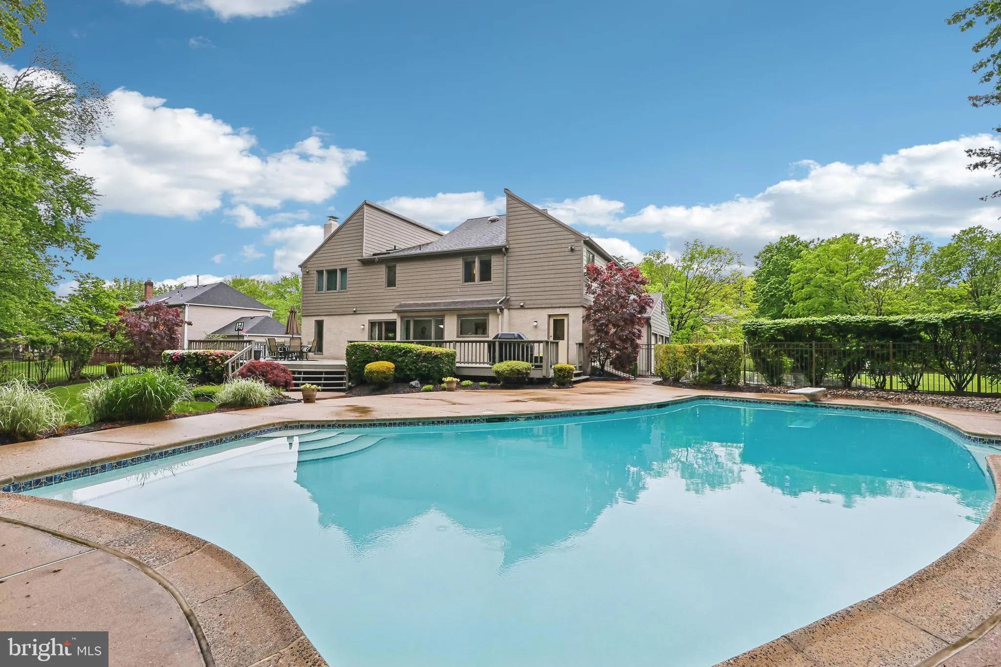 West Windsor, New Jersey 08550, United States, 4 Bedrooms Bedrooms, ,4 BathroomsBathrooms,Residential,Pending,130182