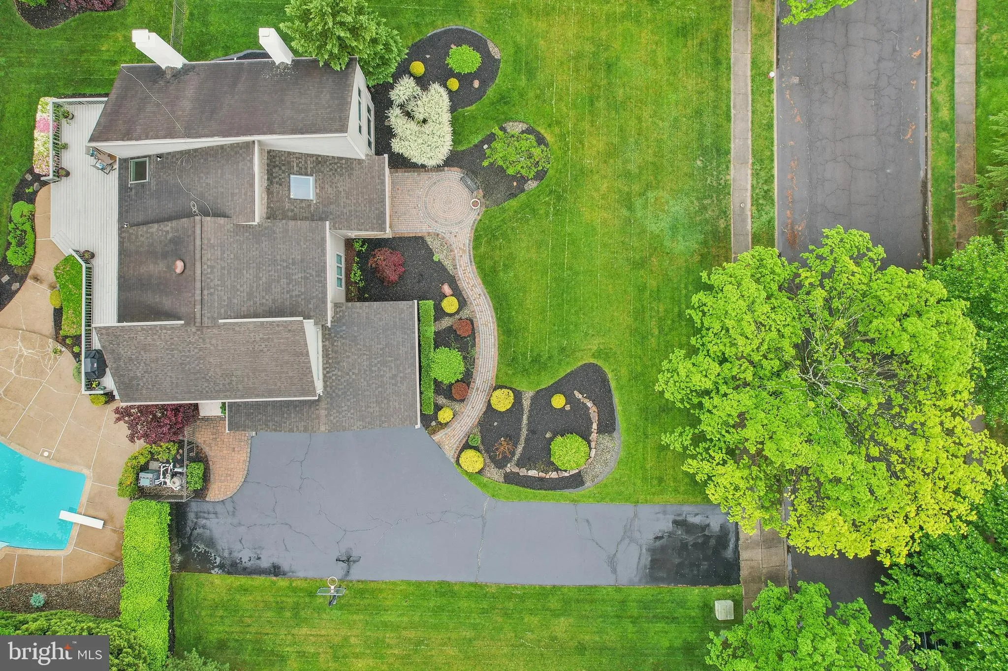 West Windsor, New Jersey 08550, United States, 4 Bedrooms Bedrooms, ,4 BathroomsBathrooms,Residential,Pending,130182