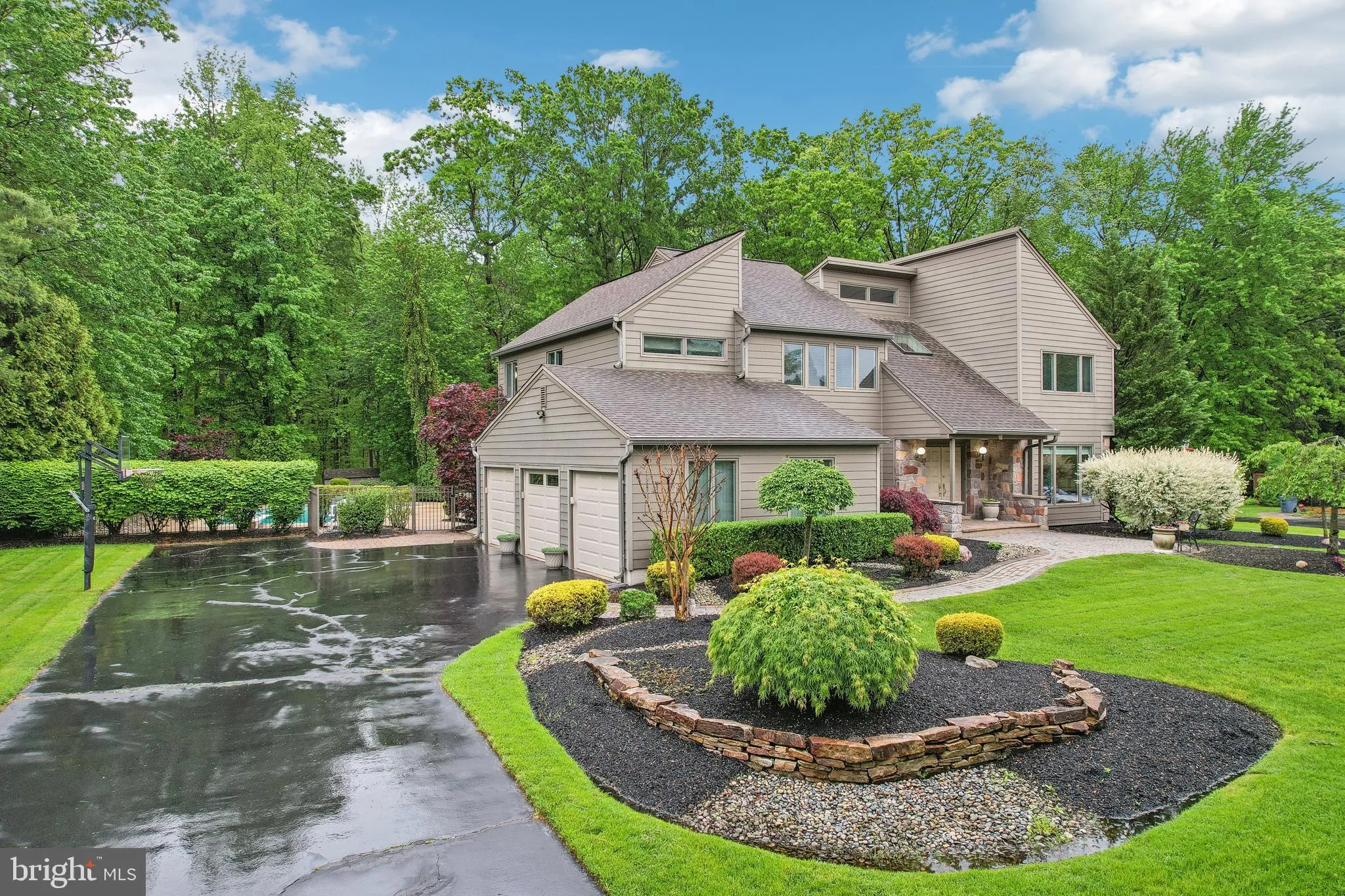 West Windsor, New Jersey 08550, United States, 4 Bedrooms Bedrooms, ,4 BathroomsBathrooms,Residential,Pending,130182