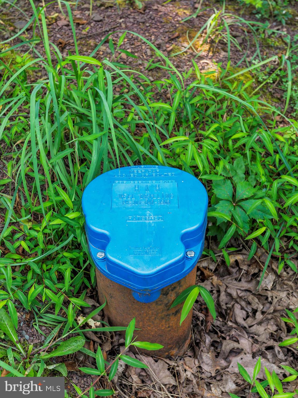 SLIM CHANCE ACRES - Land