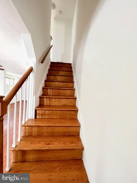 AIRAGE VILLAGE - Residential Lease