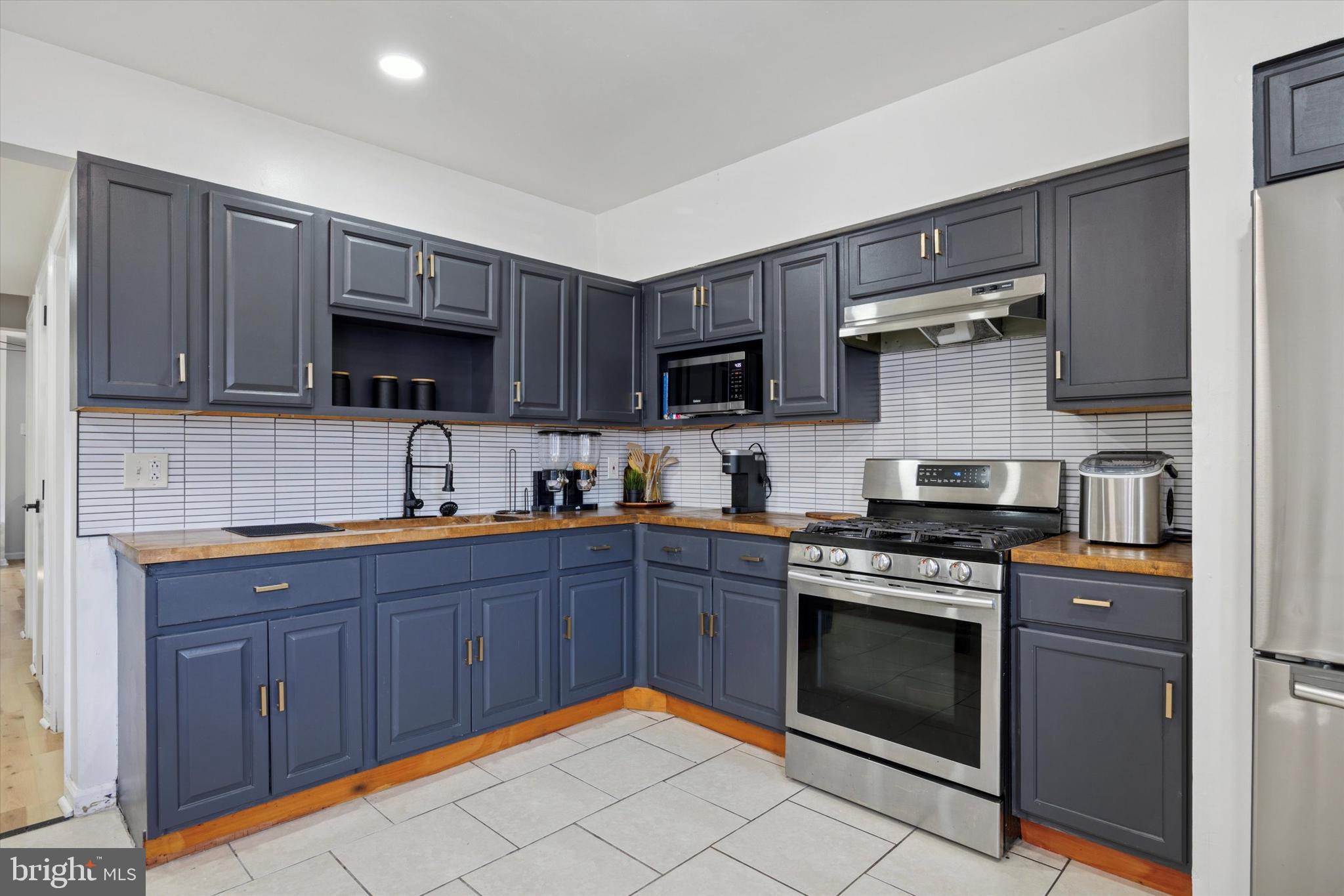 STRAWBERRY MANSION - Residential