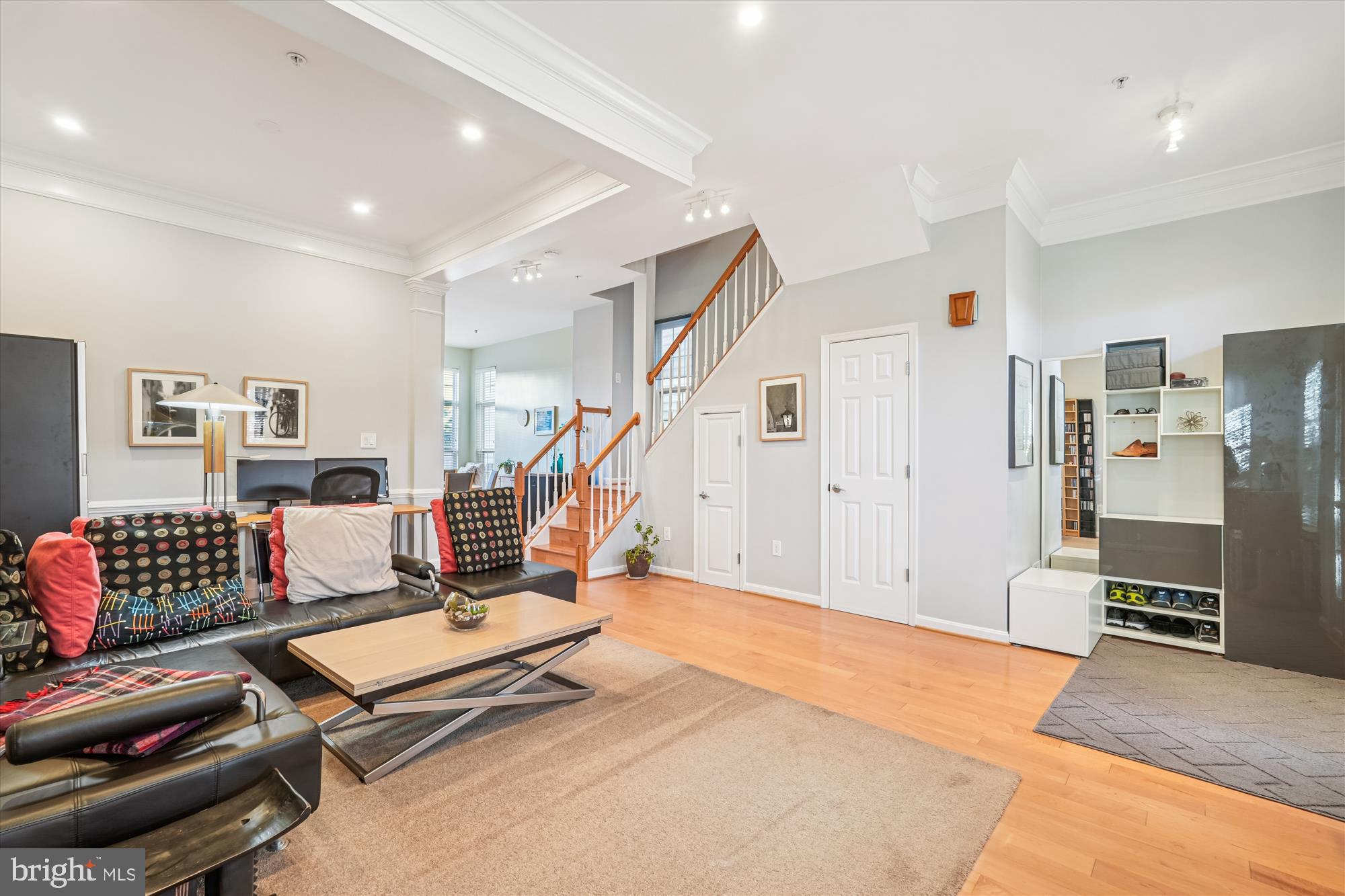 422 CHESTNUT HILL STREET