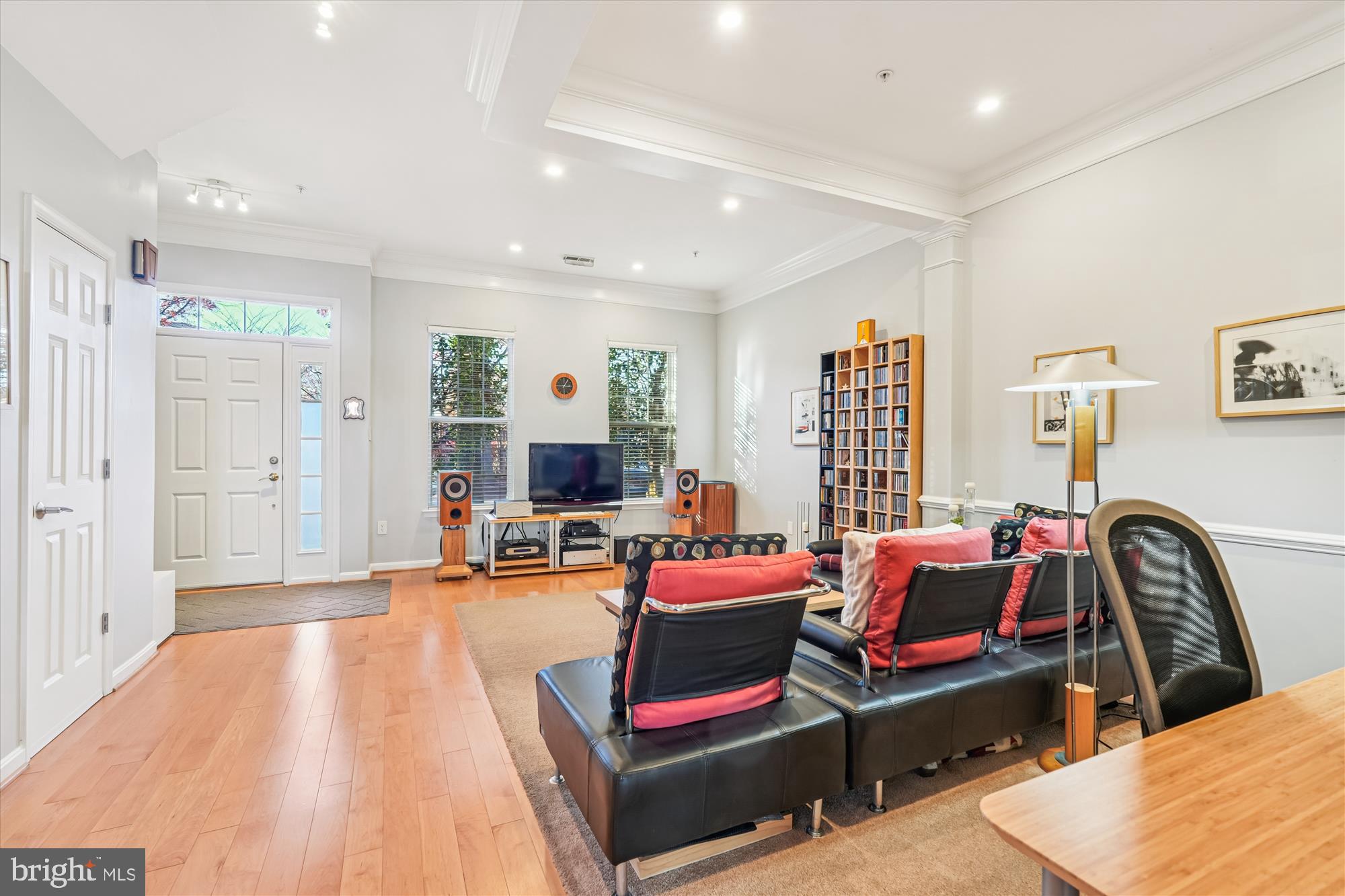 422 CHESTNUT HILL STREET