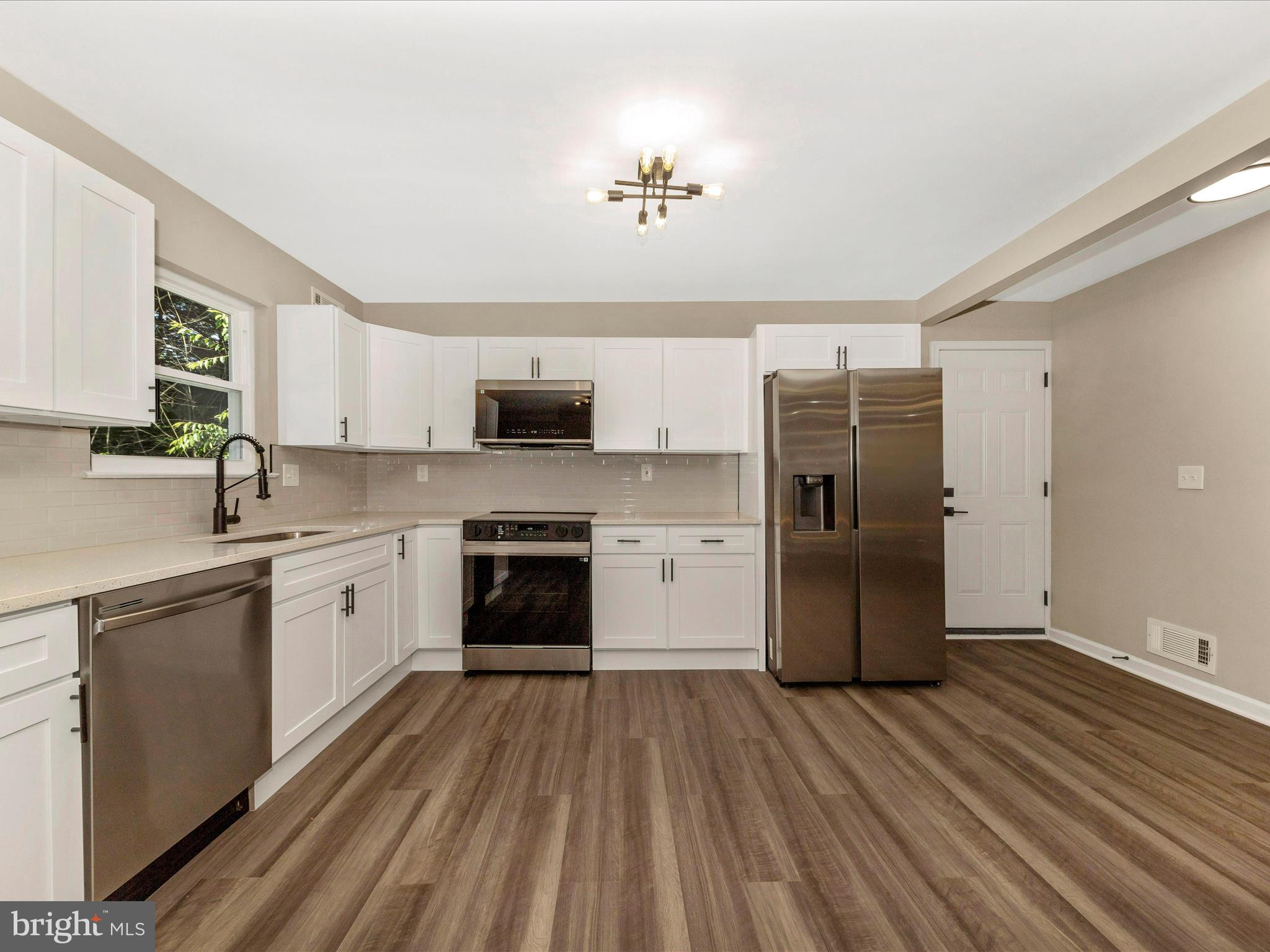 LOCH HAVEN - Residential