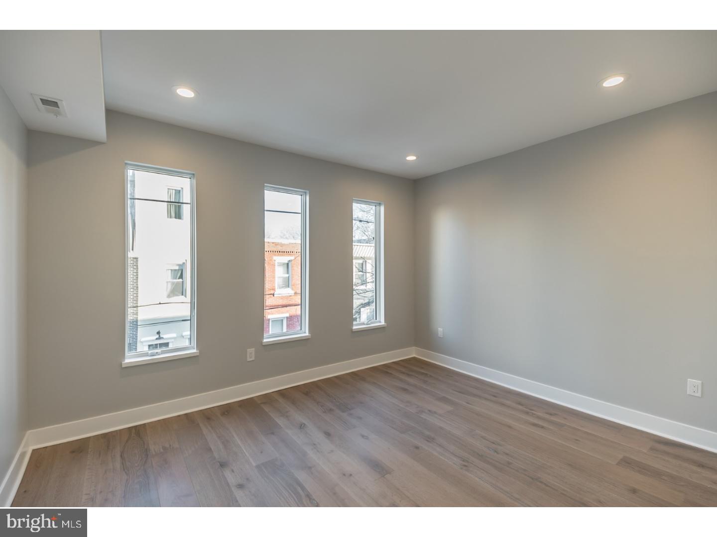 POINT BREEZE - Residential