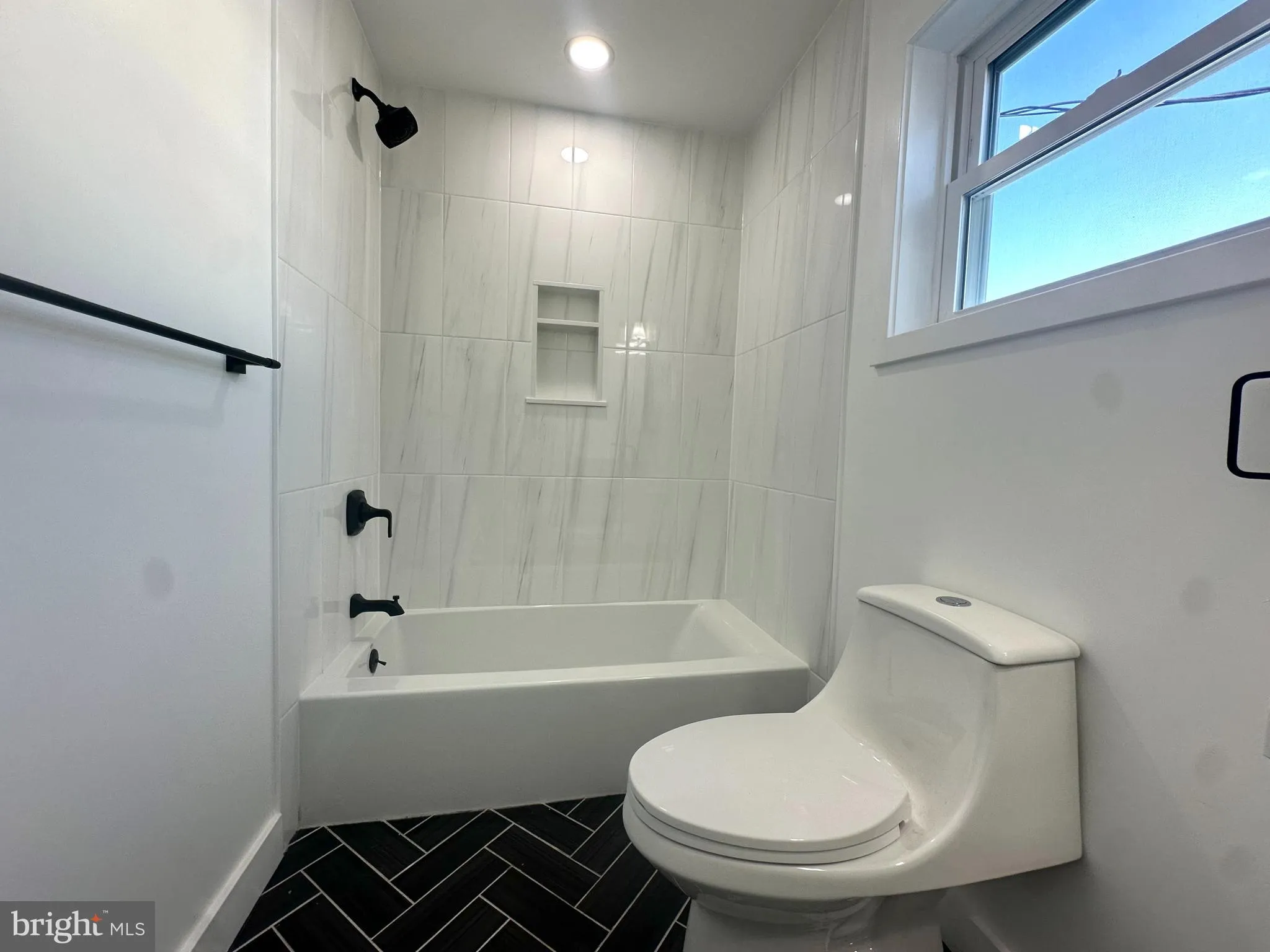 Philadelphia, Pennsylvania 19145, United States, 2 Bedrooms Bedrooms, ,2 BathroomsBathrooms,Residential,Active,114379